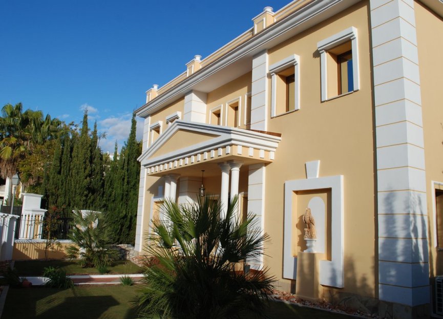 Resale - House - Detached Villa - Marbella - Las Chapas