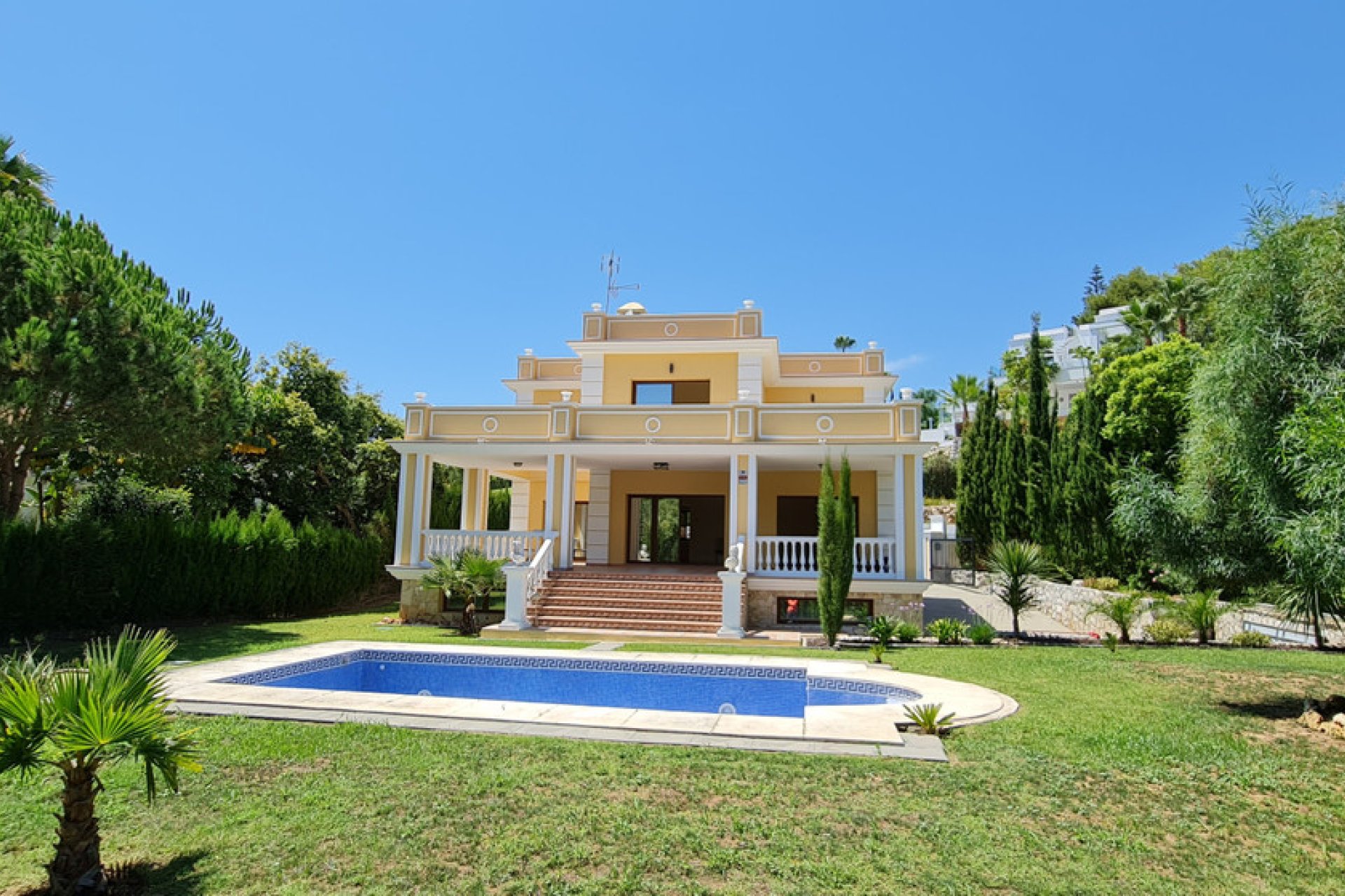 Resale - House - Detached Villa - Marbella - Las Chapas