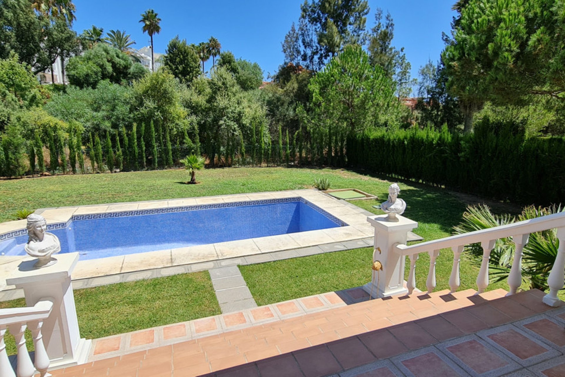 Resale - House - Detached Villa - Marbella - Las Chapas