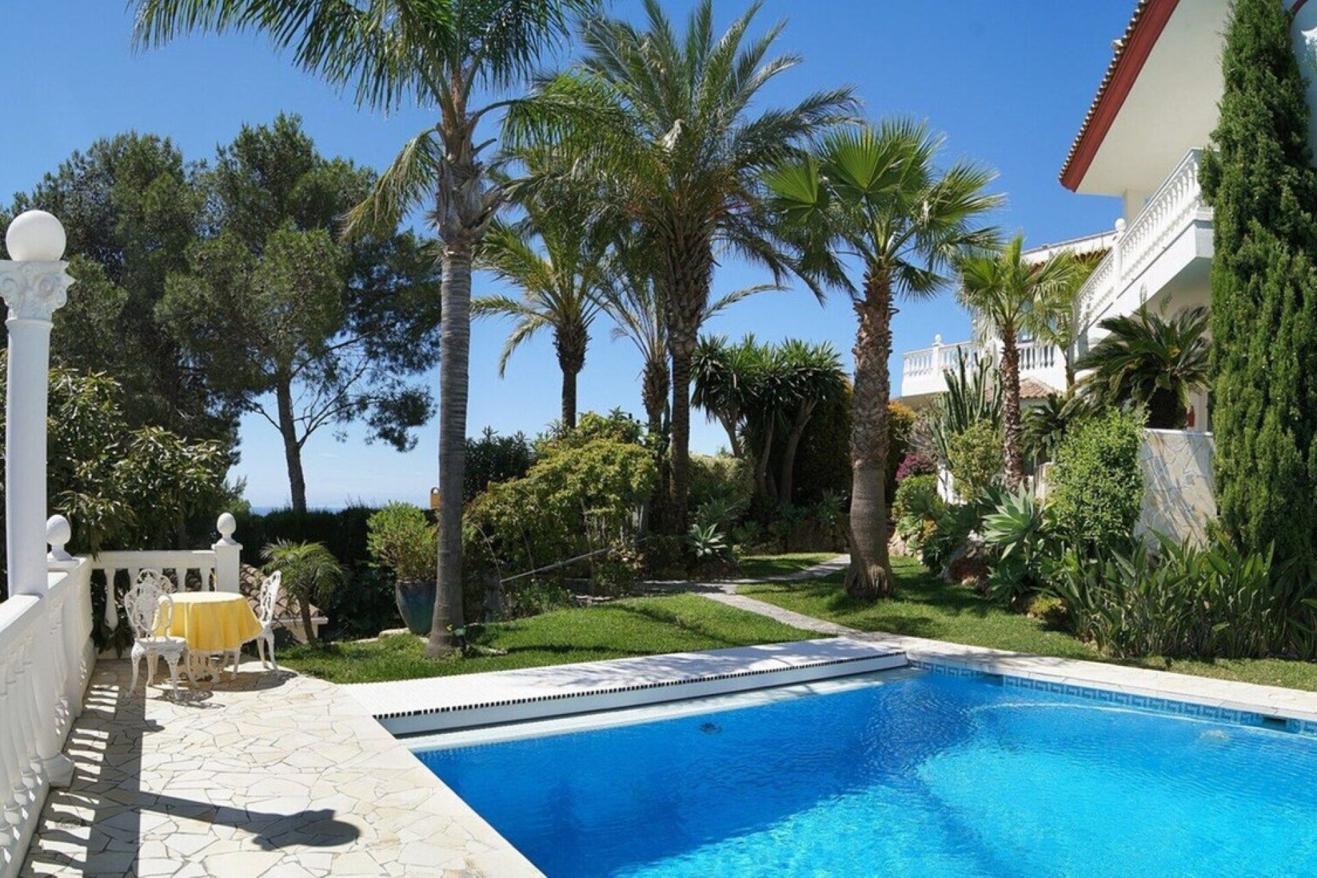 Resale - House - Detached Villa - Marbella - Las Chapas