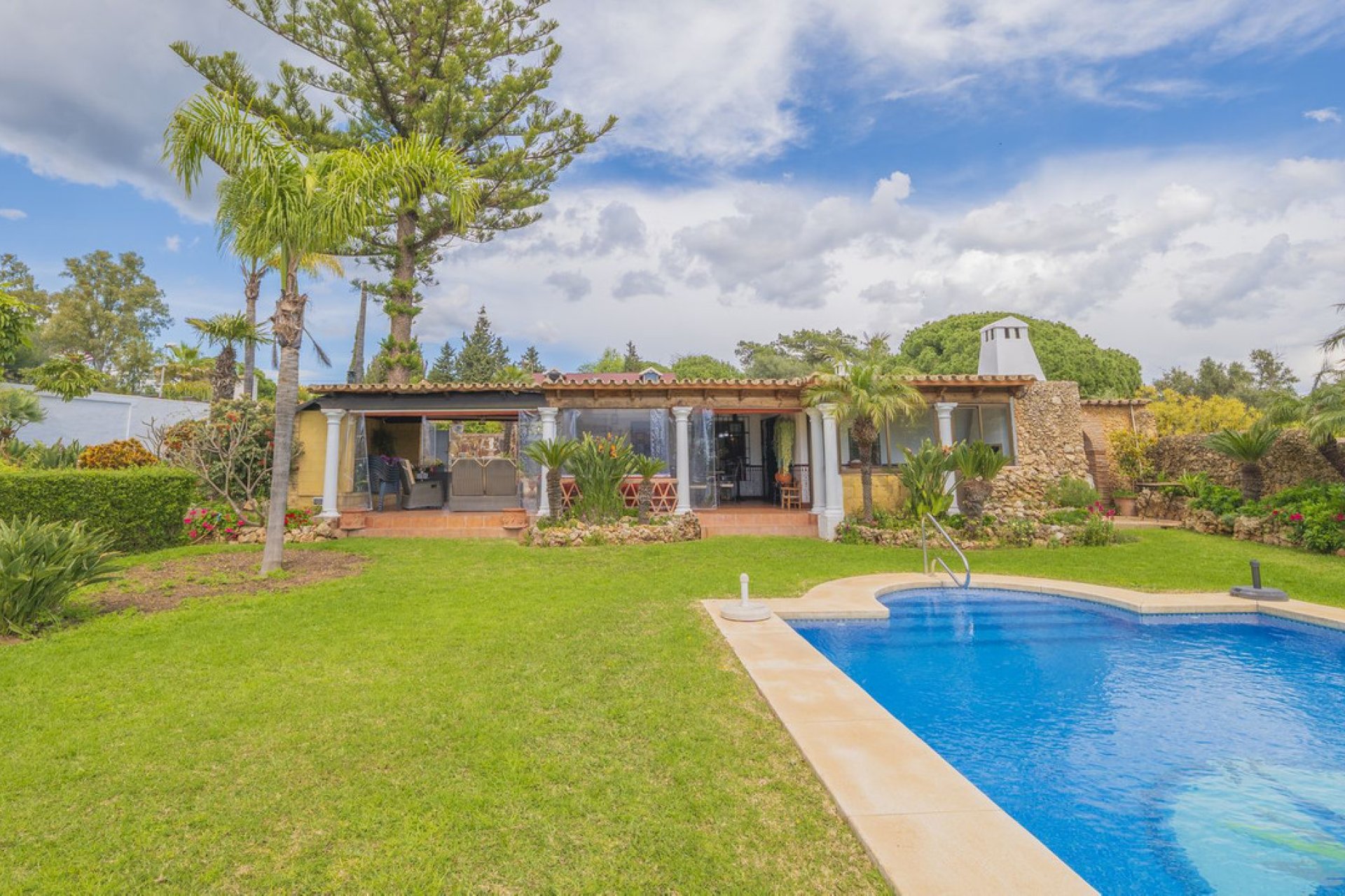 Resale - House - Detached Villa - Marbella - Las Chapas