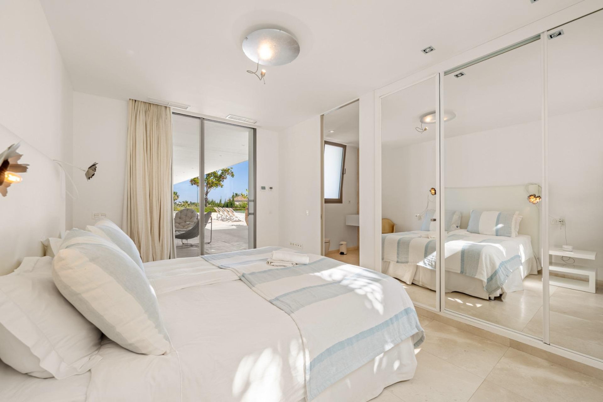 Resale - House - Detached Villa - Marbella - Marbella Centro