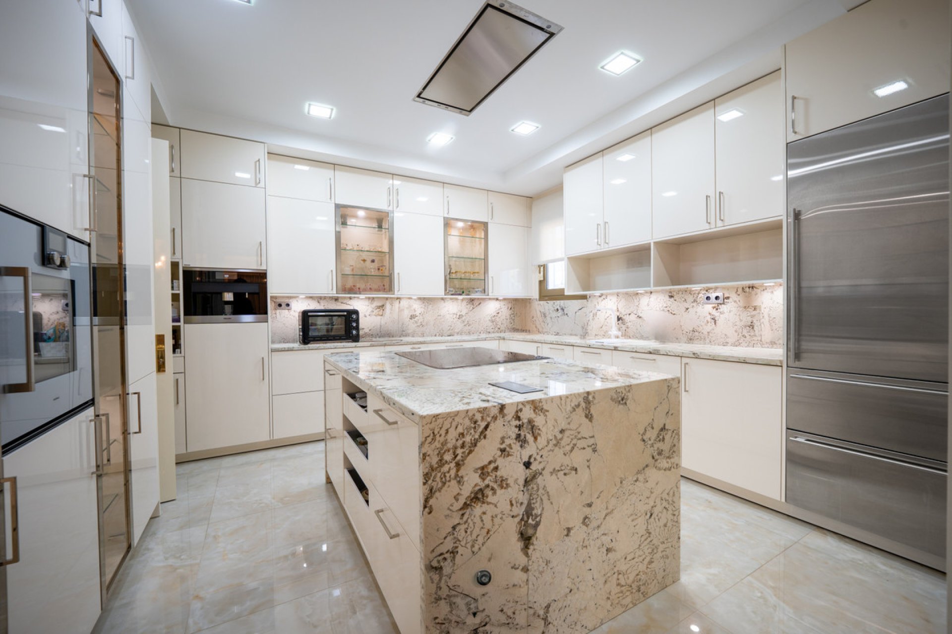 Resale - House - Detached Villa - Marbella - Marbella Centro