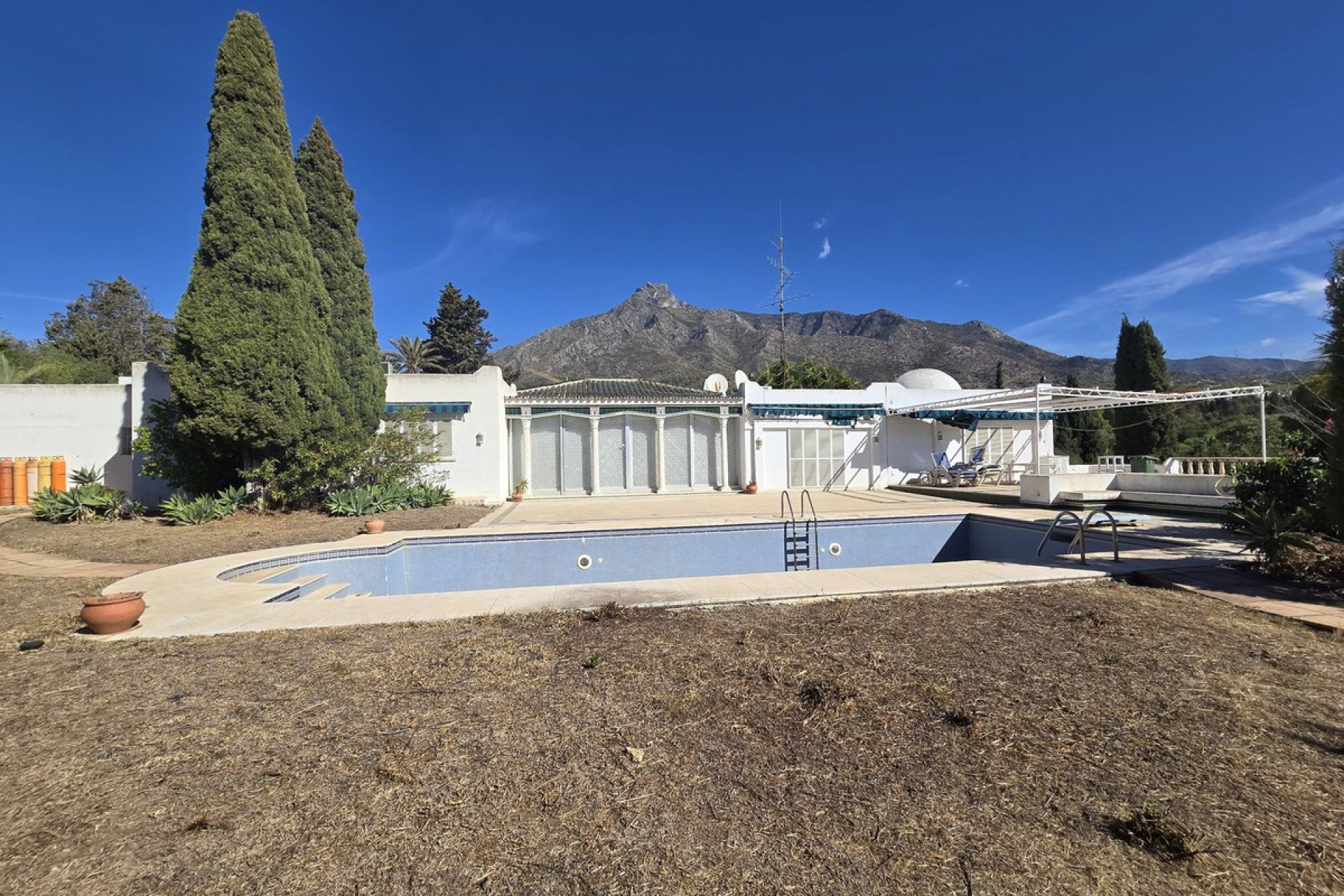 Resale - House - Detached Villa - Marbella - Marbella Centro