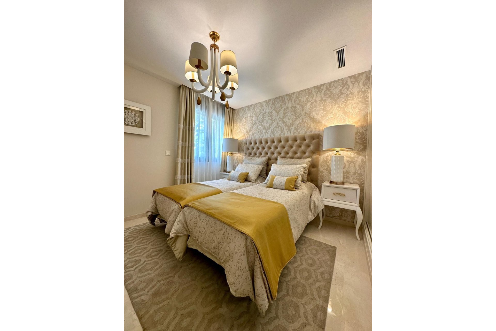 Resale - House - Detached Villa - Marbella - Marbella Centro