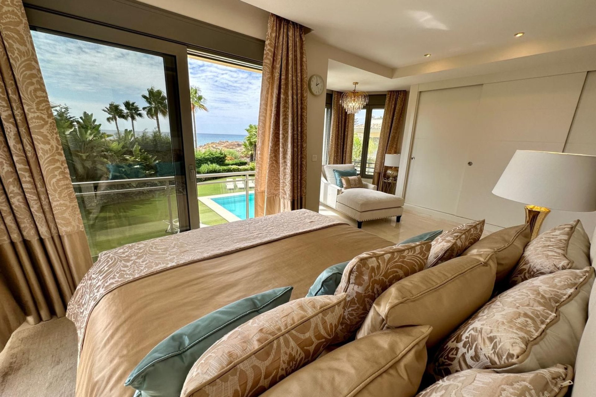 Resale - House - Detached Villa - Marbella - Marbella Centro