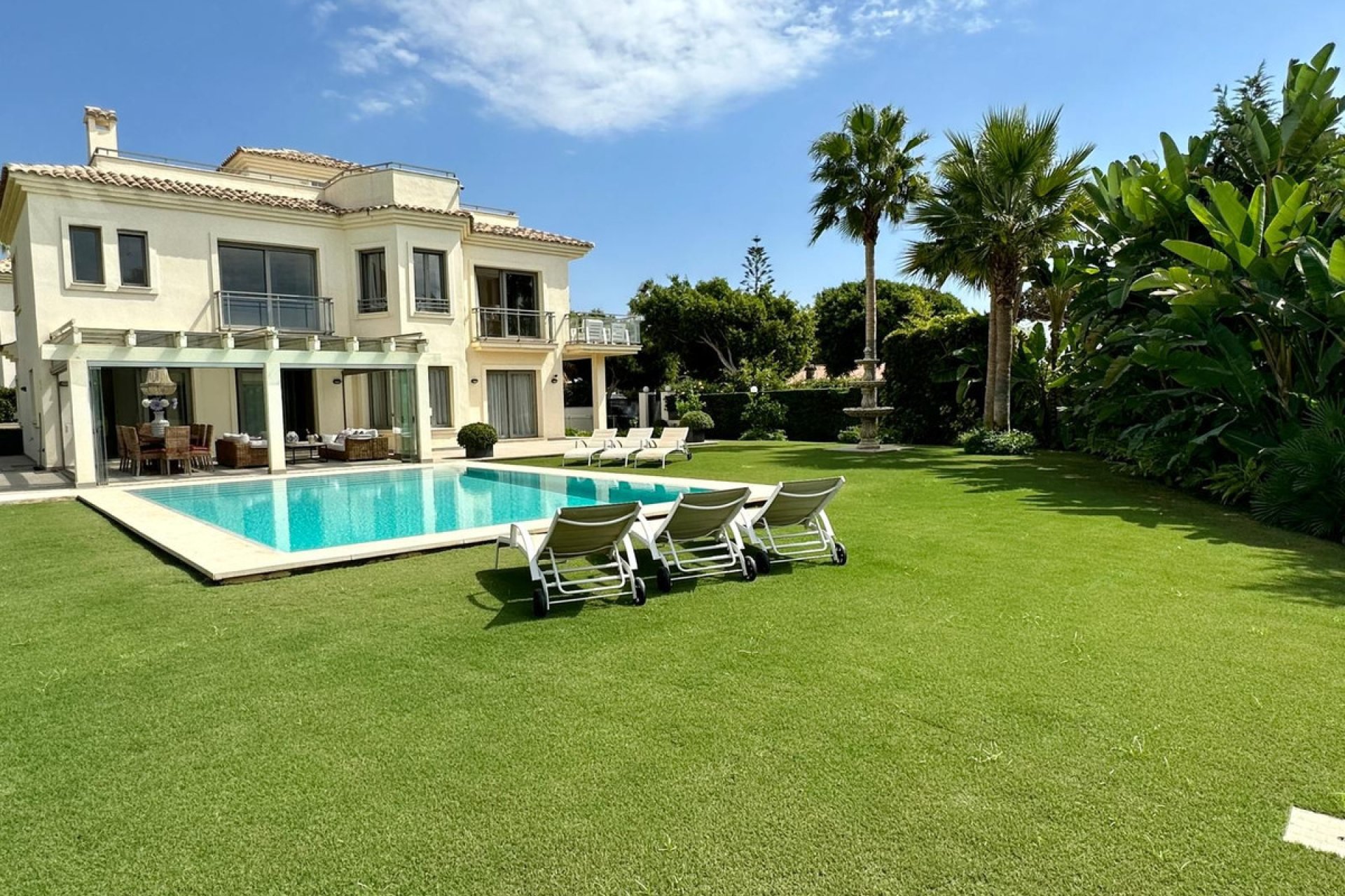 Resale - House - Detached Villa - Marbella - Marbella Centro