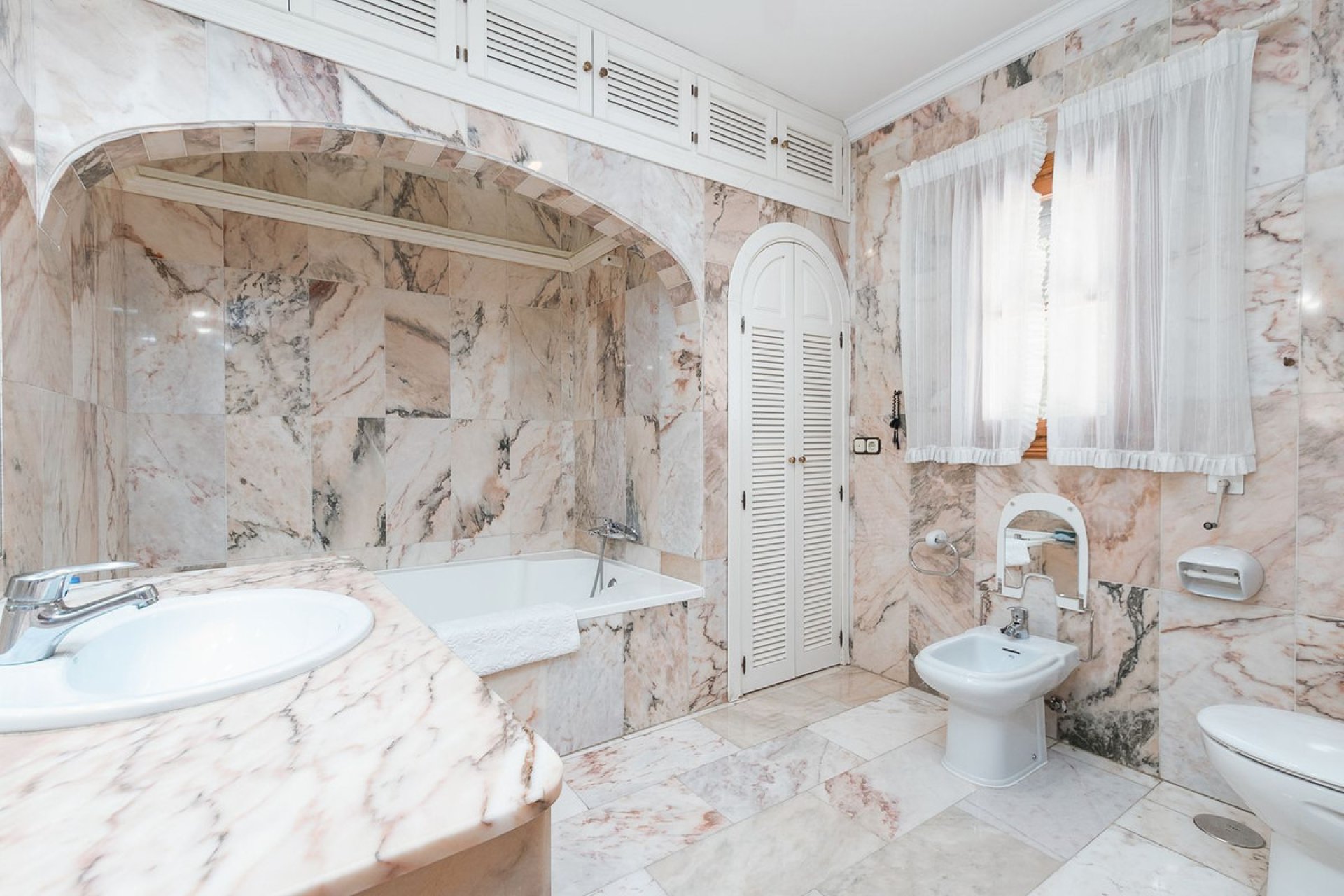 Resale - House - Detached Villa - Marbella - Marbella Centro