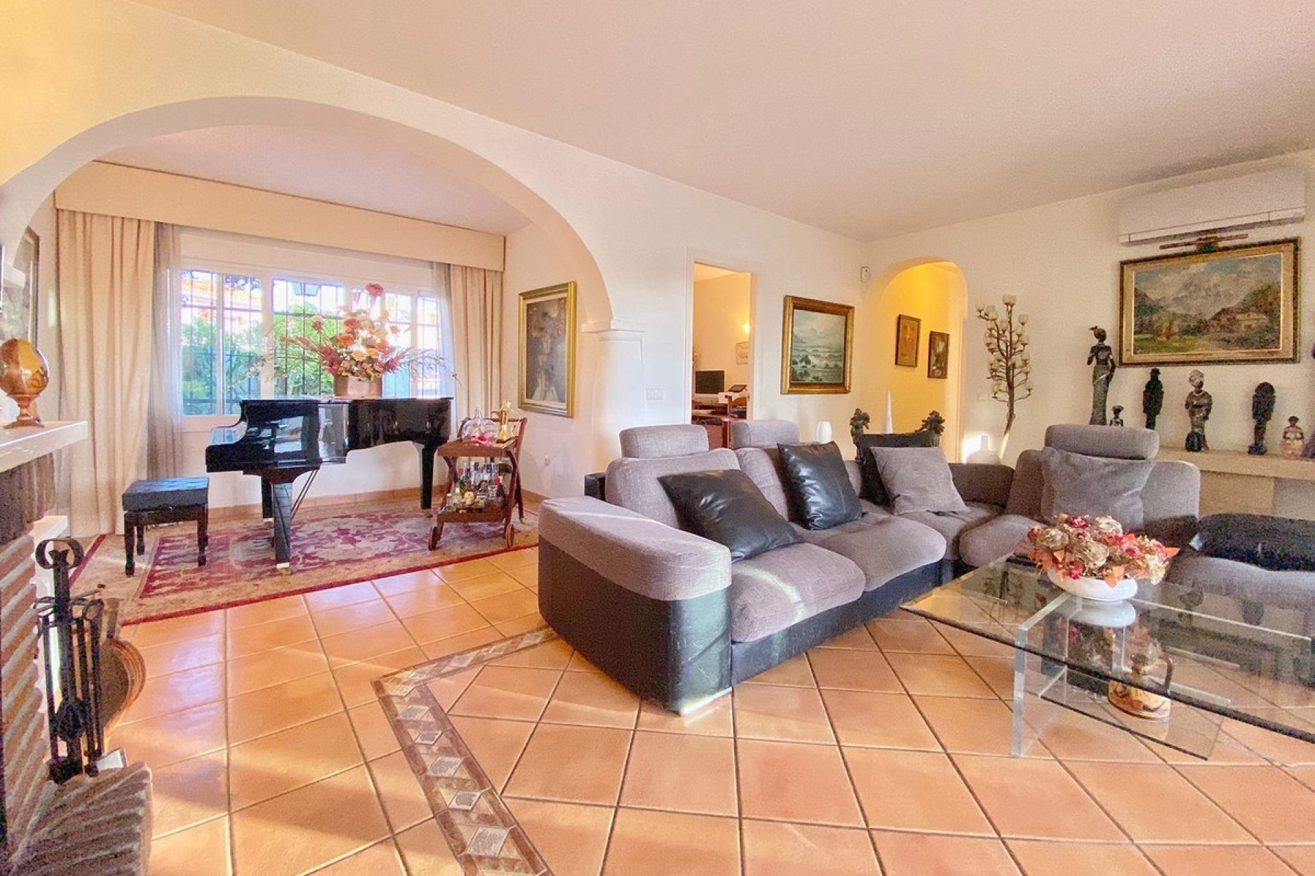 Resale - House - Detached Villa - Marbella - Marbella Centro