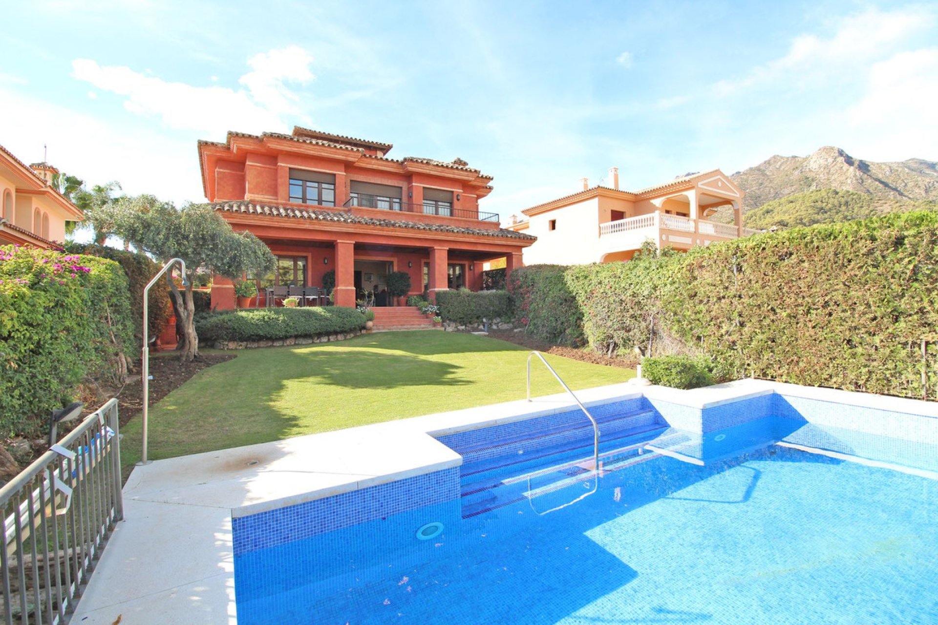 Resale - House - Detached Villa - Marbella - Marbella Centro