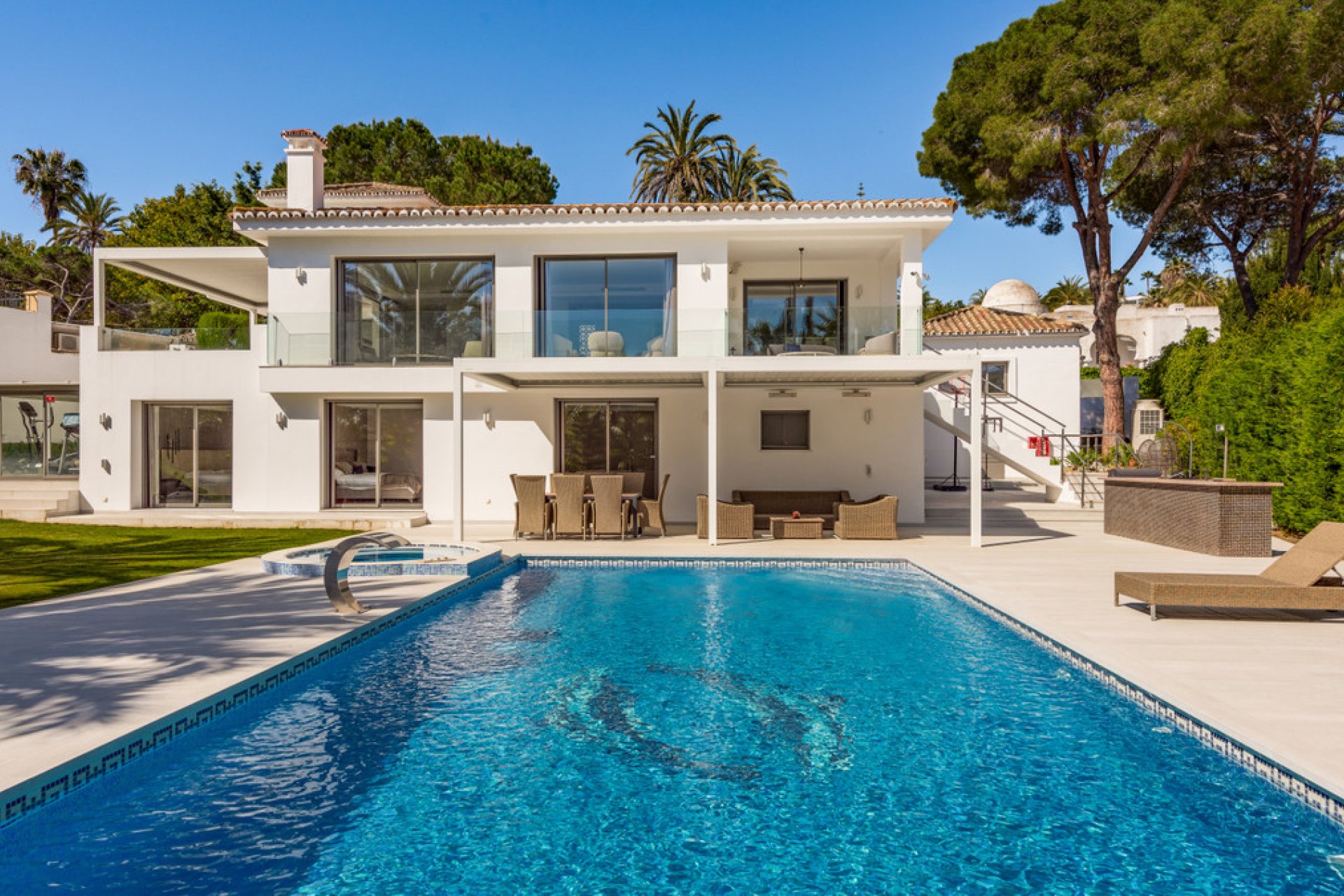 Resale - House - Detached Villa - Marbella - Marbella Centro