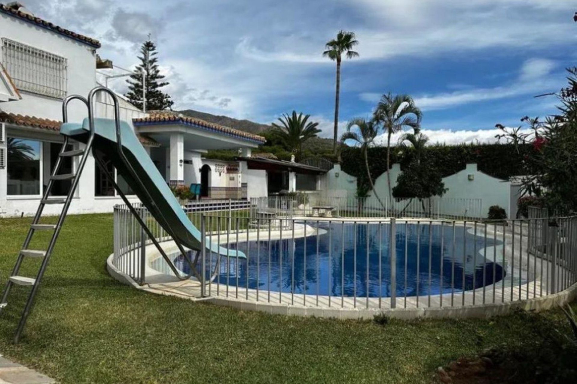 Resale - House - Detached Villa - Marbella - Marbella Centro