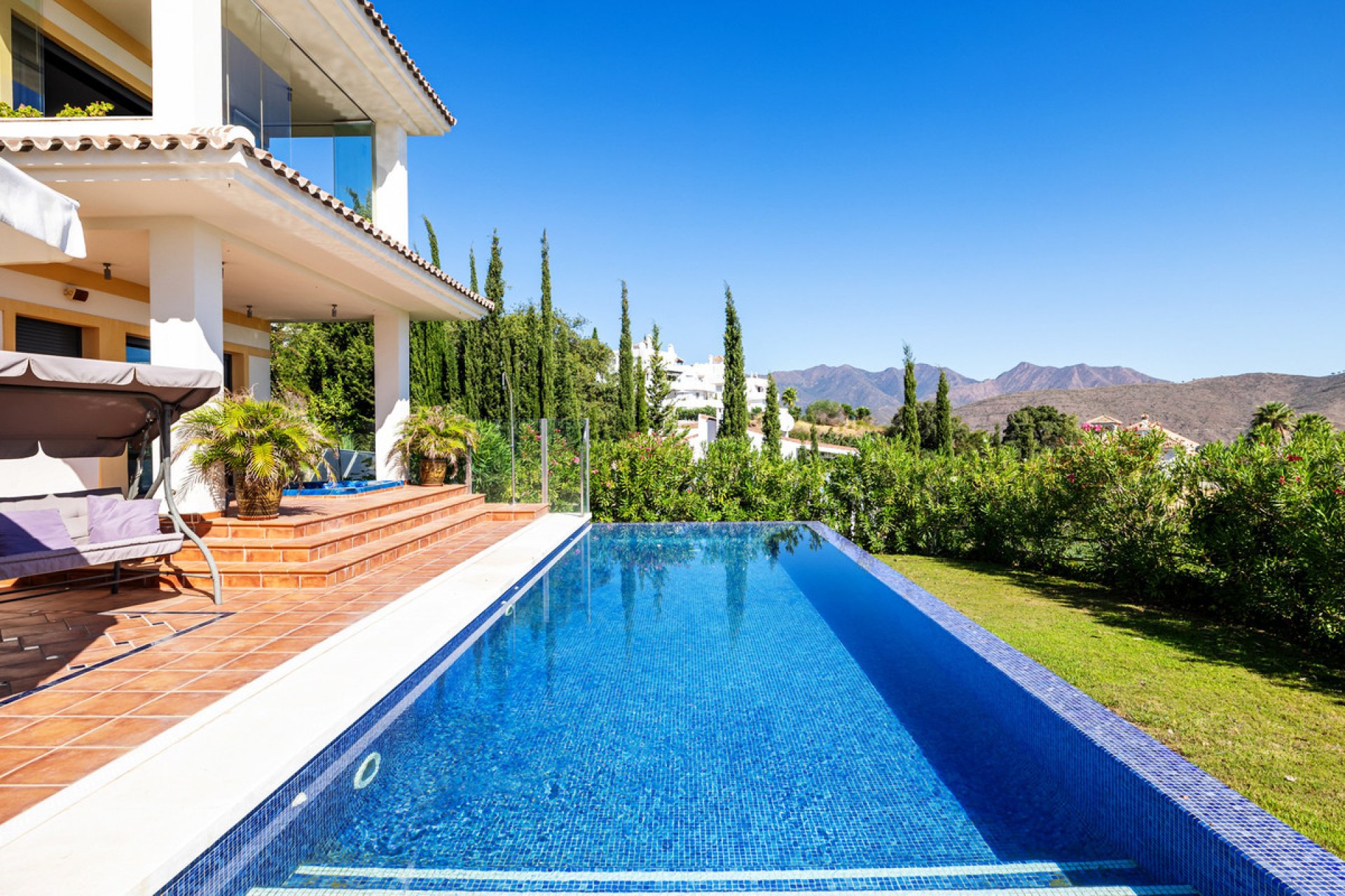 Resale - House - Detached Villa - Marbella - Marbella Centro