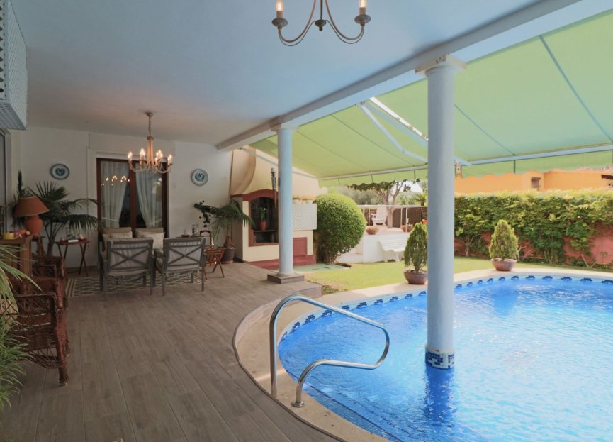 Resale - House - Detached Villa - Marbella - Marbella Centro