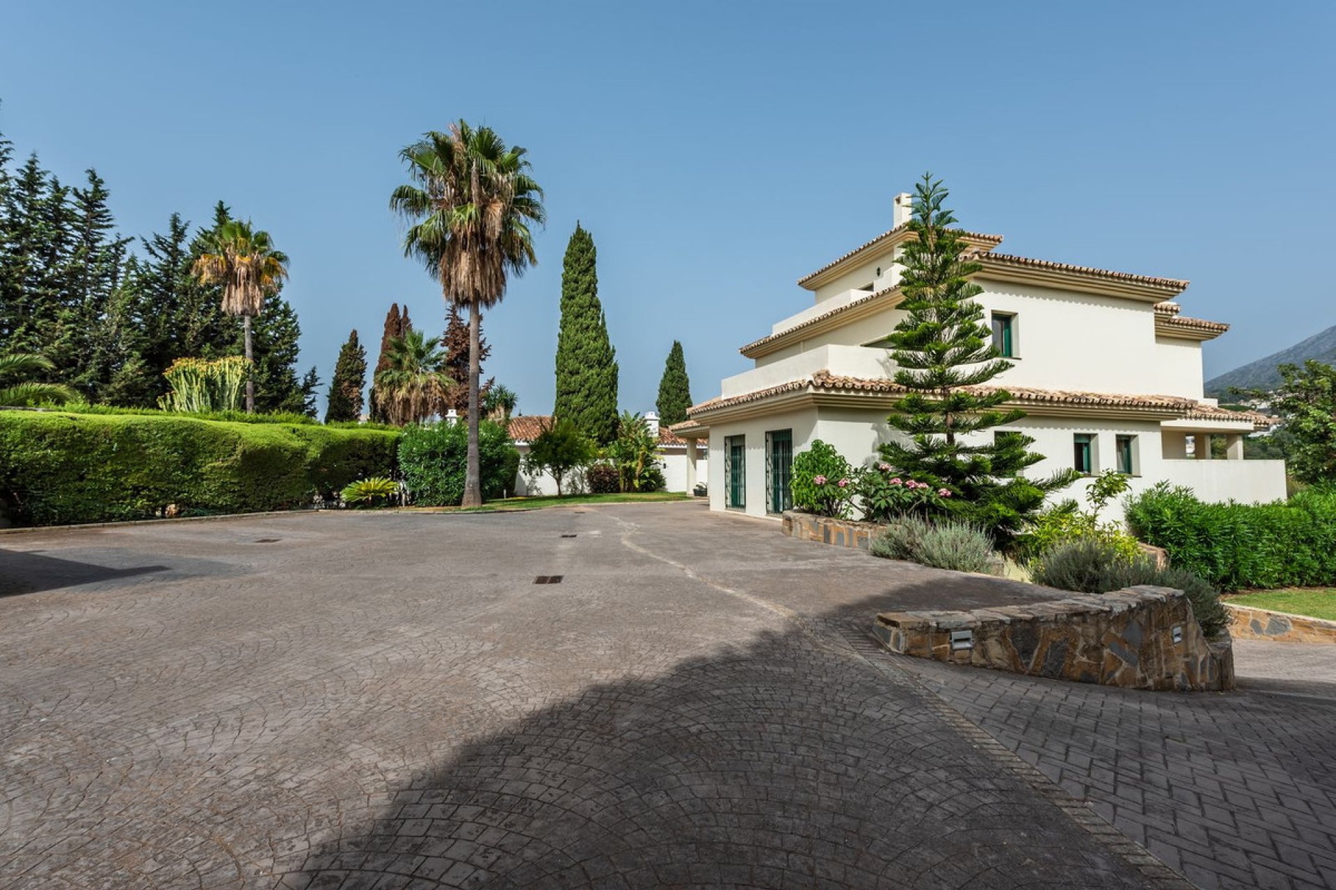 Resale - House - Detached Villa - Marbella - Marbella Centro