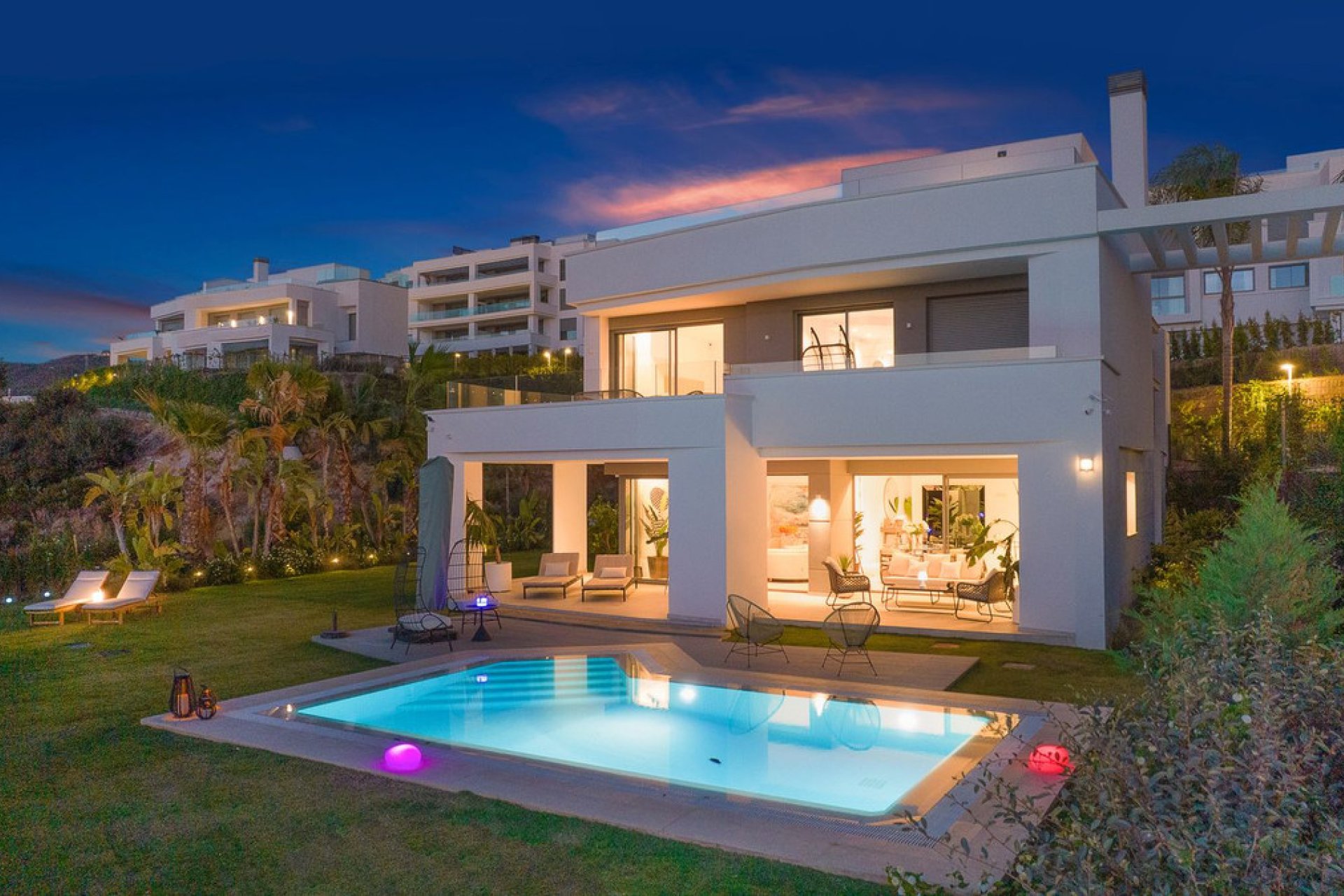 Resale - House - Detached Villa - Marbella - Marbella Centro