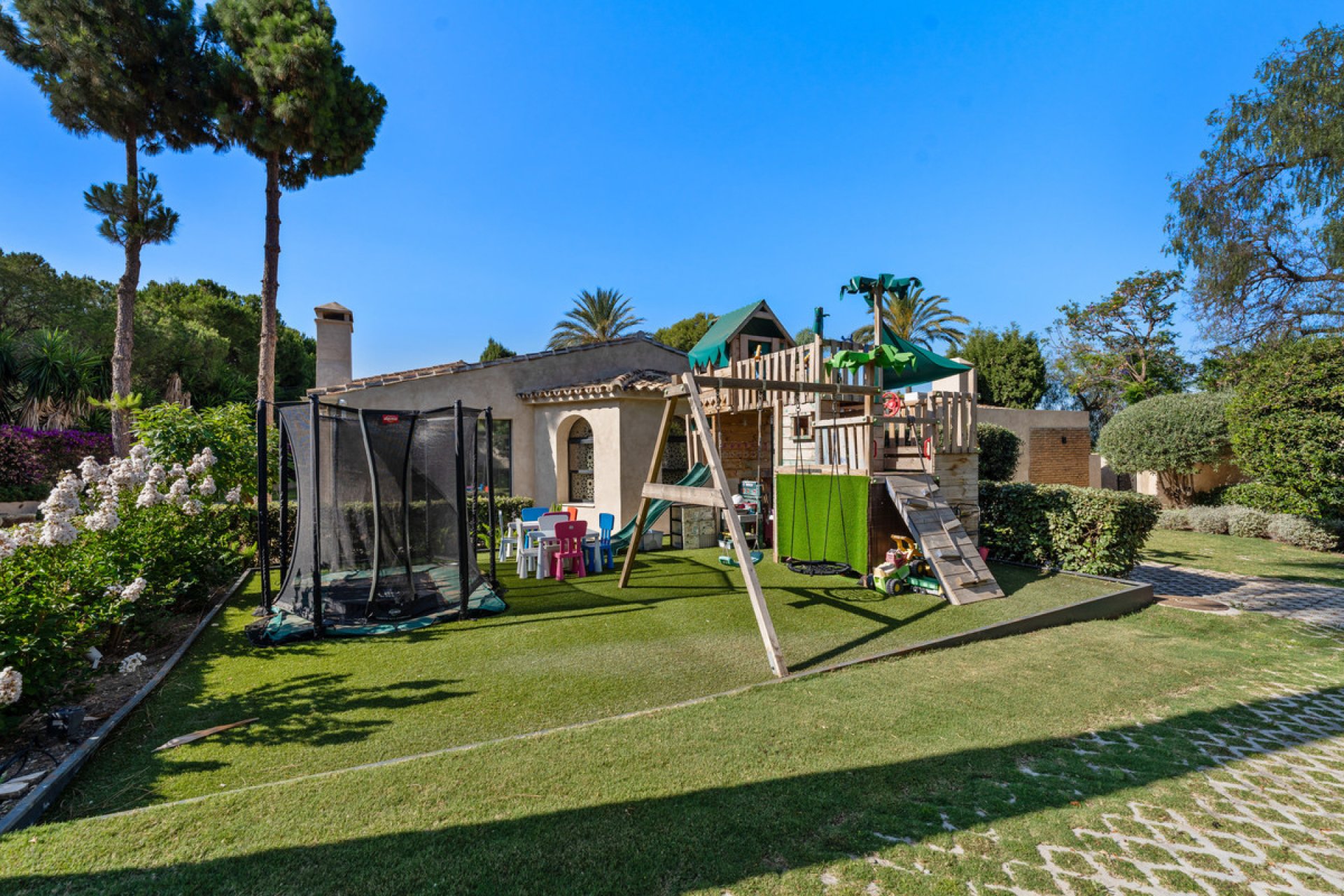 Resale - House - Detached Villa - Marbella - Marbella Centro