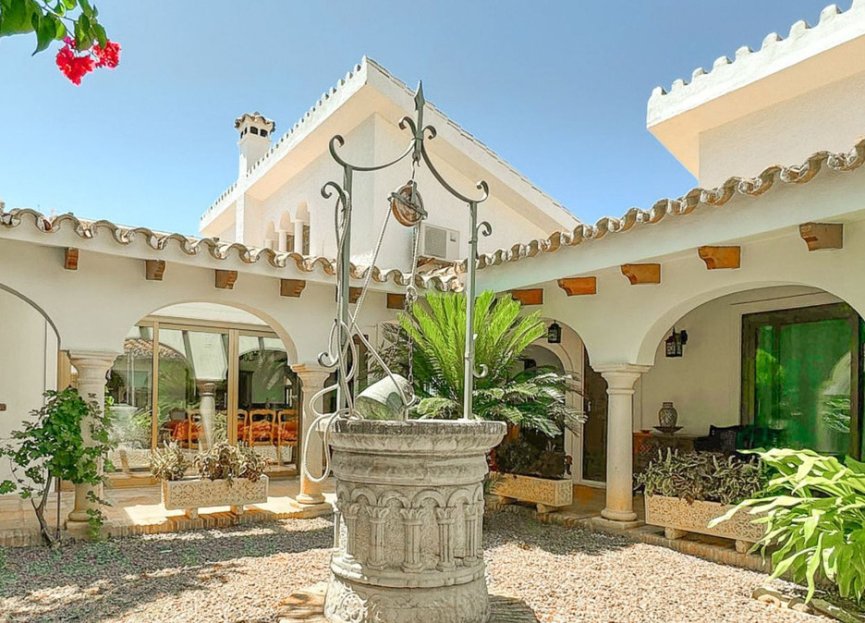 Resale - House - Detached Villa - Marbella - Marbella Centro