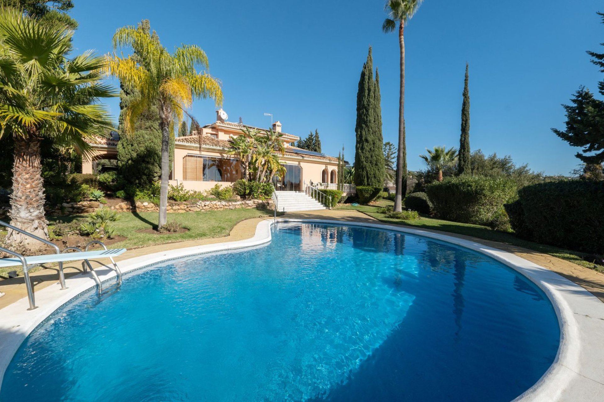 Resale - House - Detached Villa - Marbella - Marbella Centro