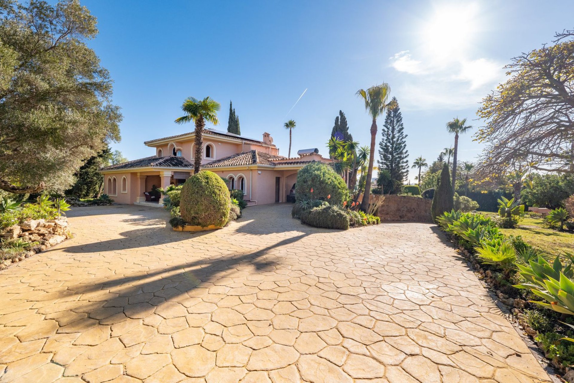 Resale - House - Detached Villa - Marbella - Marbella Centro