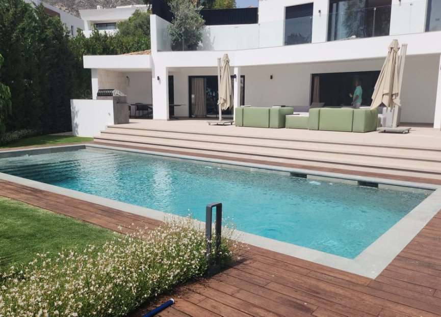 Resale - House - Detached Villa - Marbella - Marbella Centro