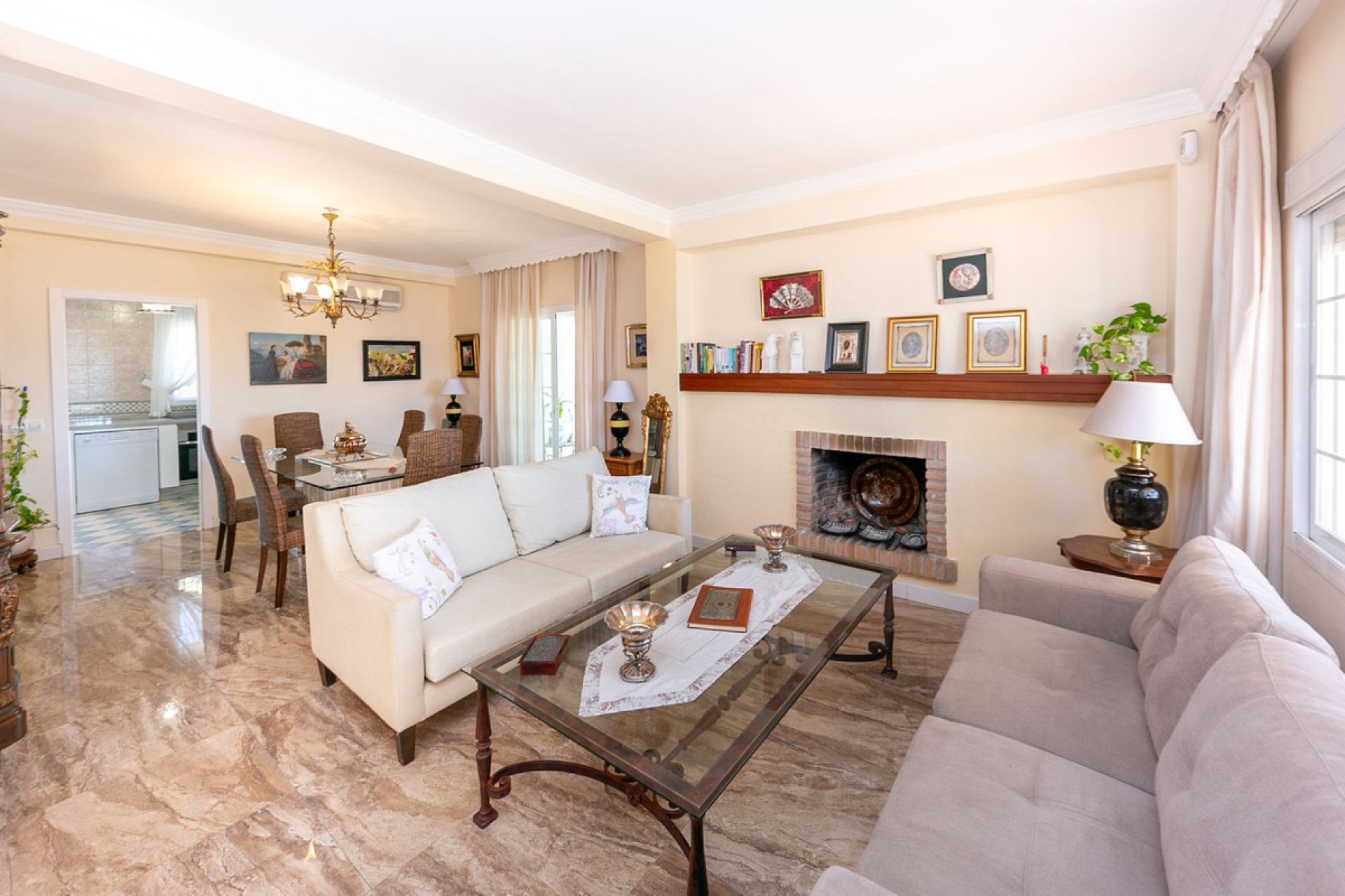 Resale - House - Detached Villa - Marbella - Marbella Centro