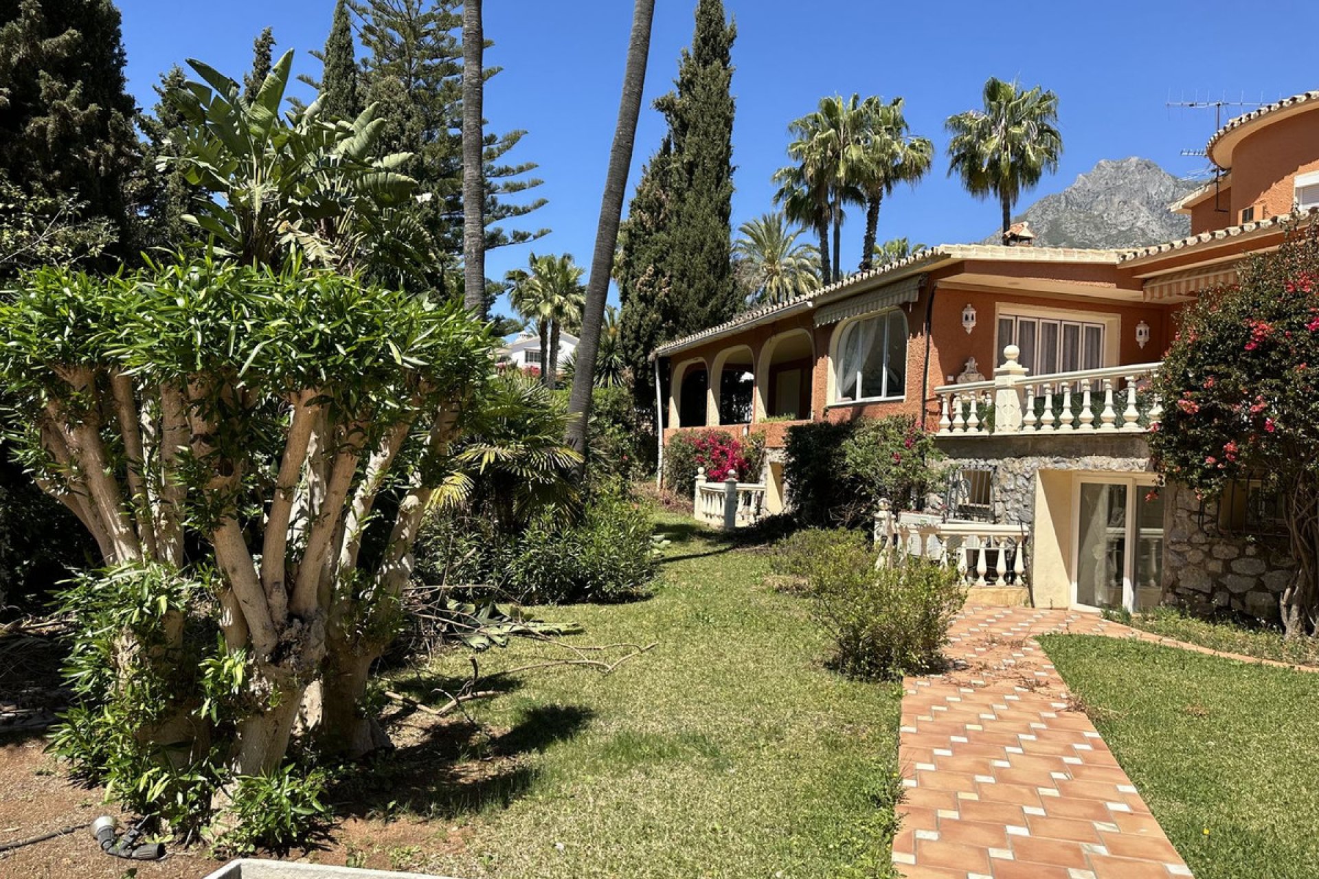 Resale - House - Detached Villa - Marbella - Marbella Centro