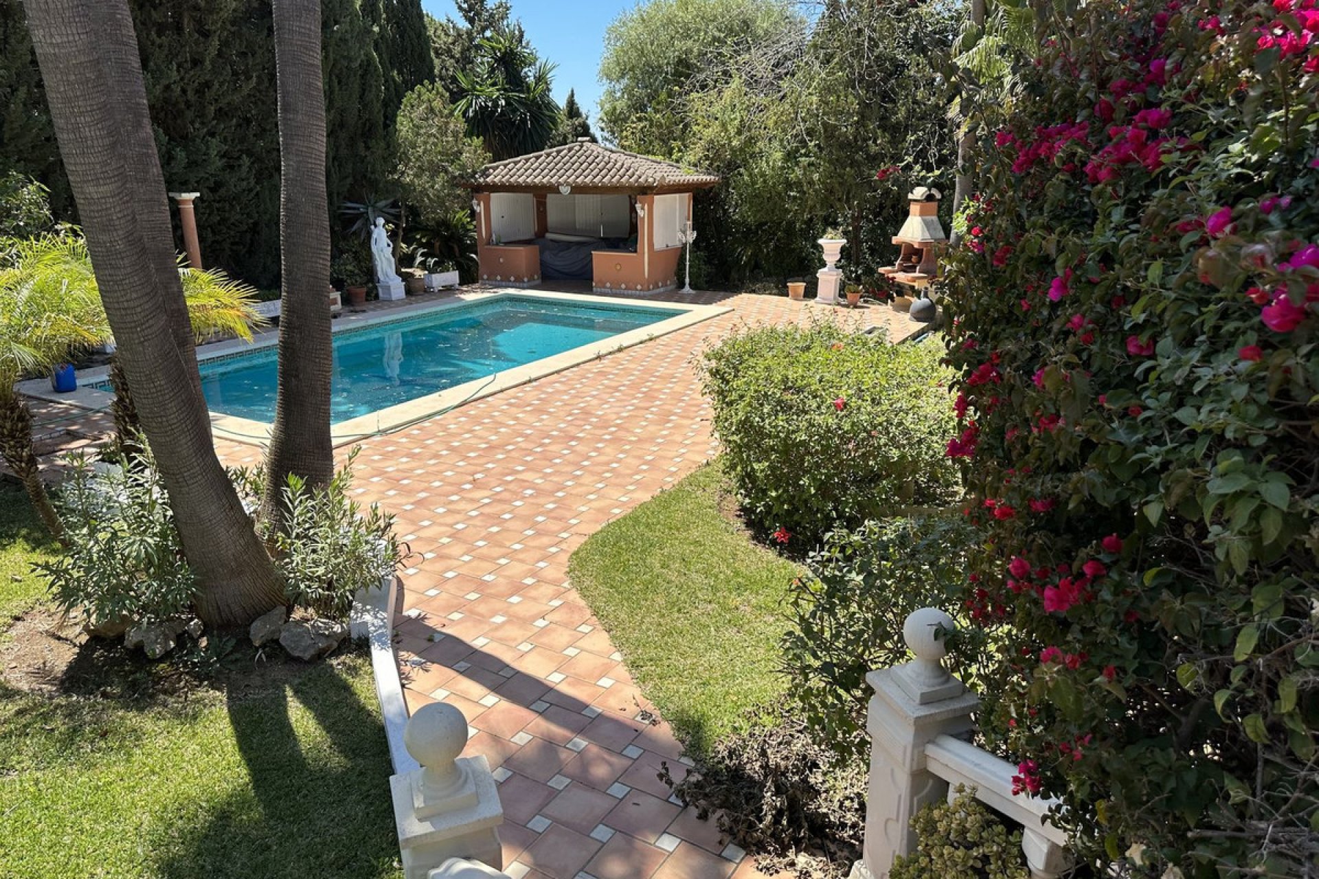 Resale - House - Detached Villa - Marbella - Marbella Centro