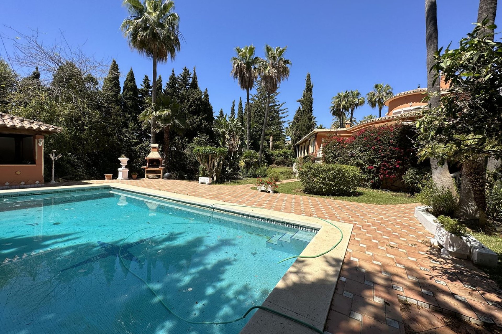 Resale - House - Detached Villa - Marbella - Marbella Centro