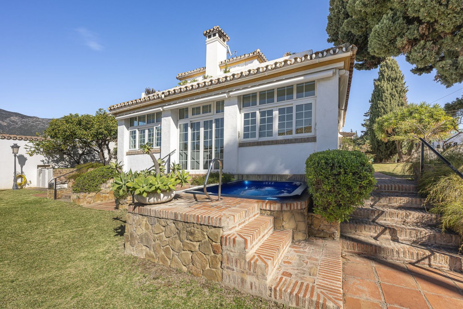 Resale - House - Detached Villa - Marbella - Marbella Centro