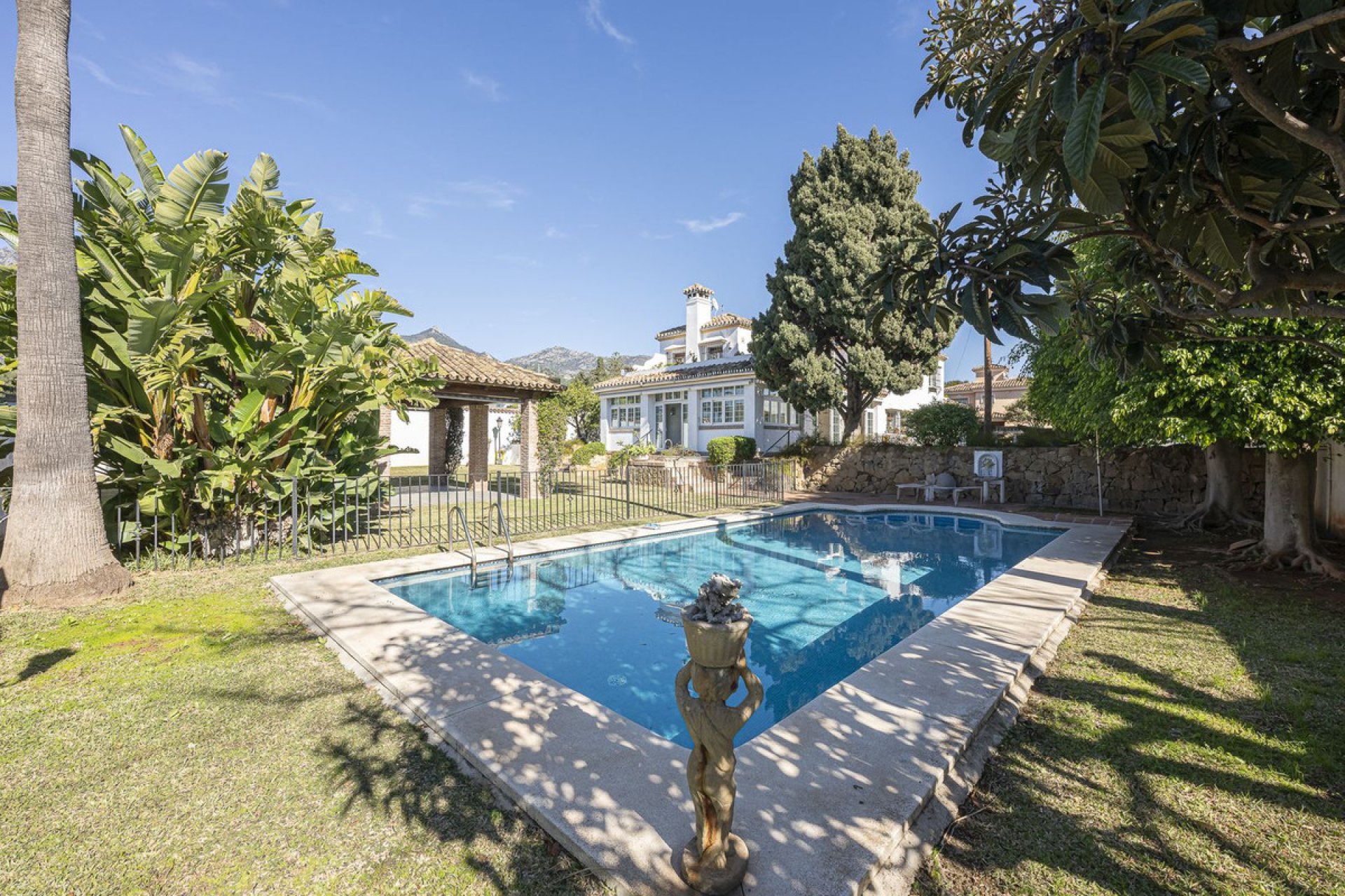 Resale - House - Detached Villa - Marbella - Marbella Centro