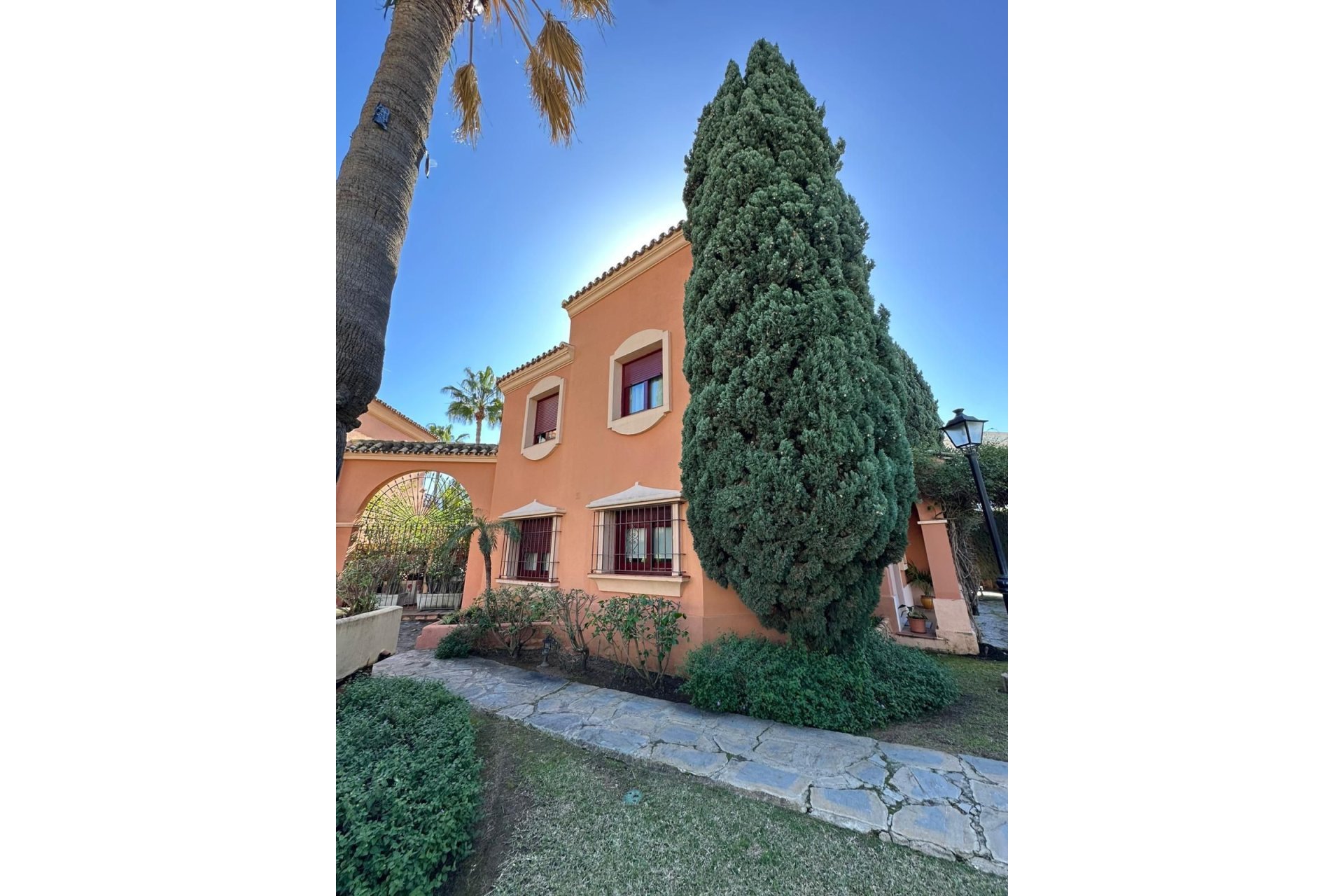 Resale - House - Detached Villa - Marbella - Marbella Centro