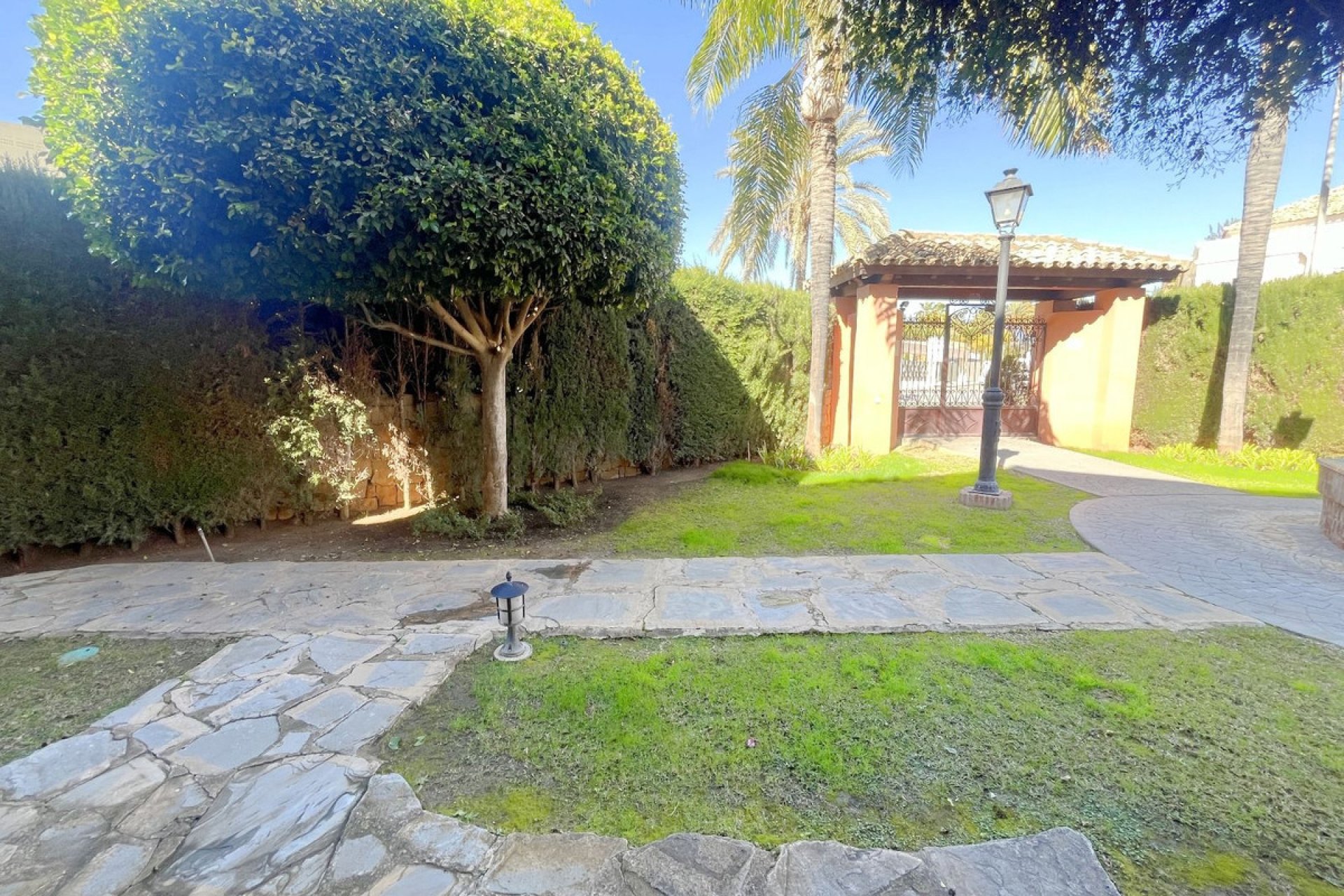 Resale - House - Detached Villa - Marbella - Marbella Centro