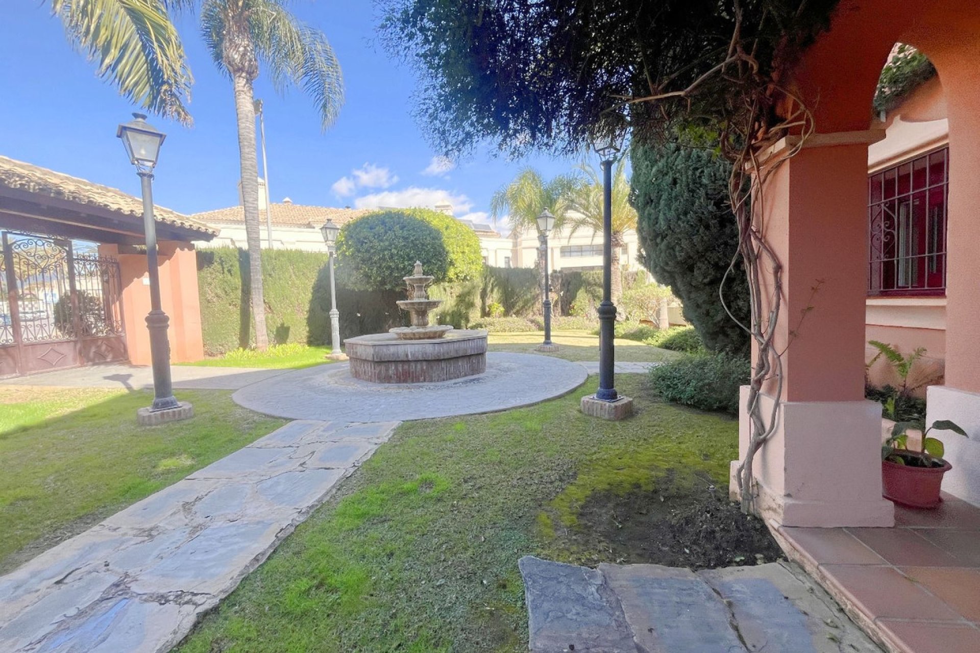 Resale - House - Detached Villa - Marbella - Marbella Centro