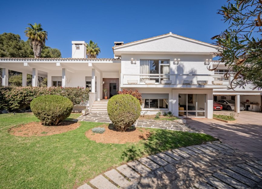 Resale - House - Detached Villa - Marbella - Marbella Centro