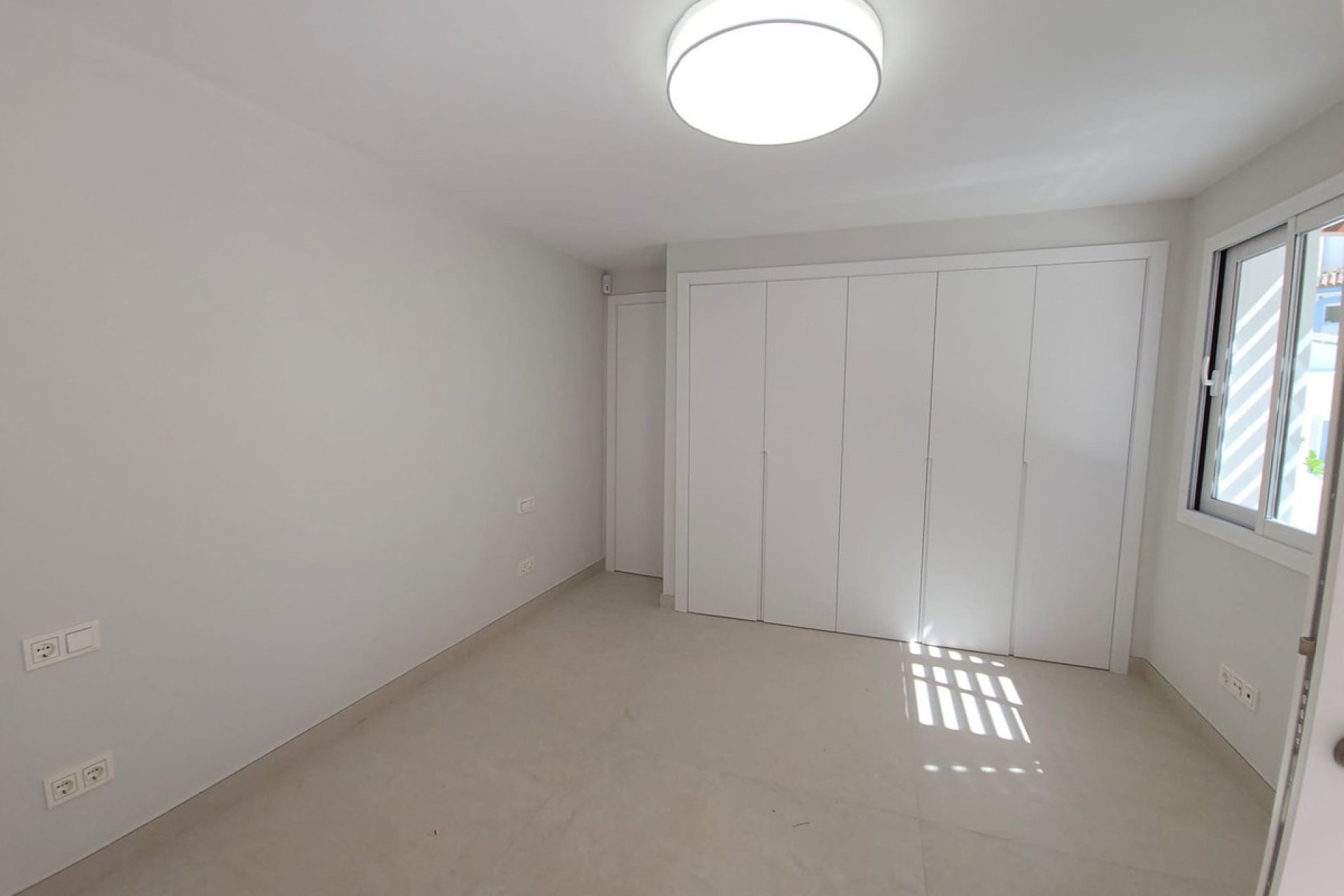 Resale - House - Detached Villa - Marbella - Marbella Centro