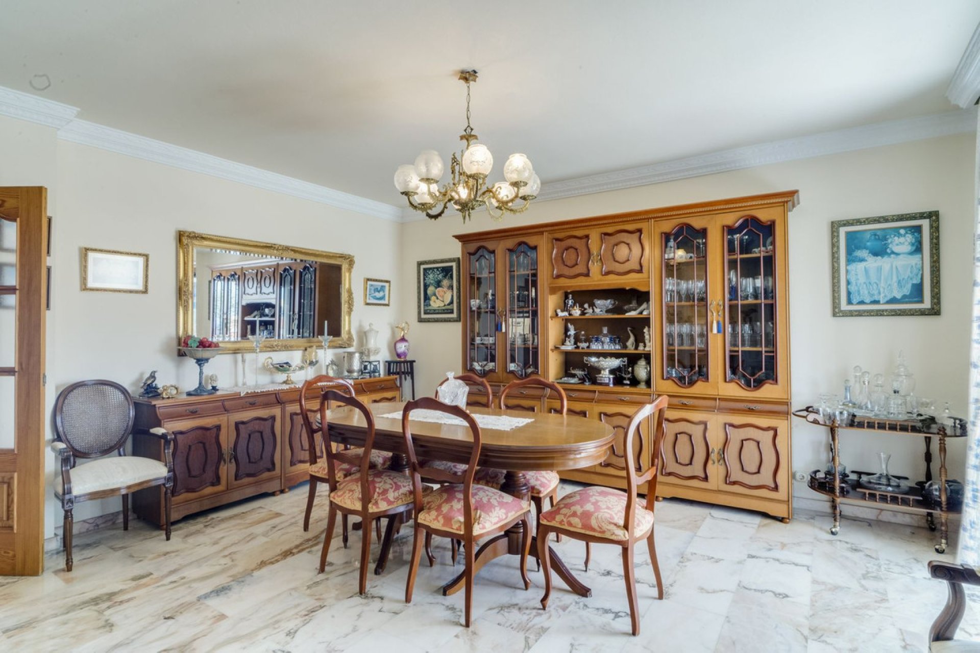 Resale - House - Detached Villa - Marbella - Marbella Centro