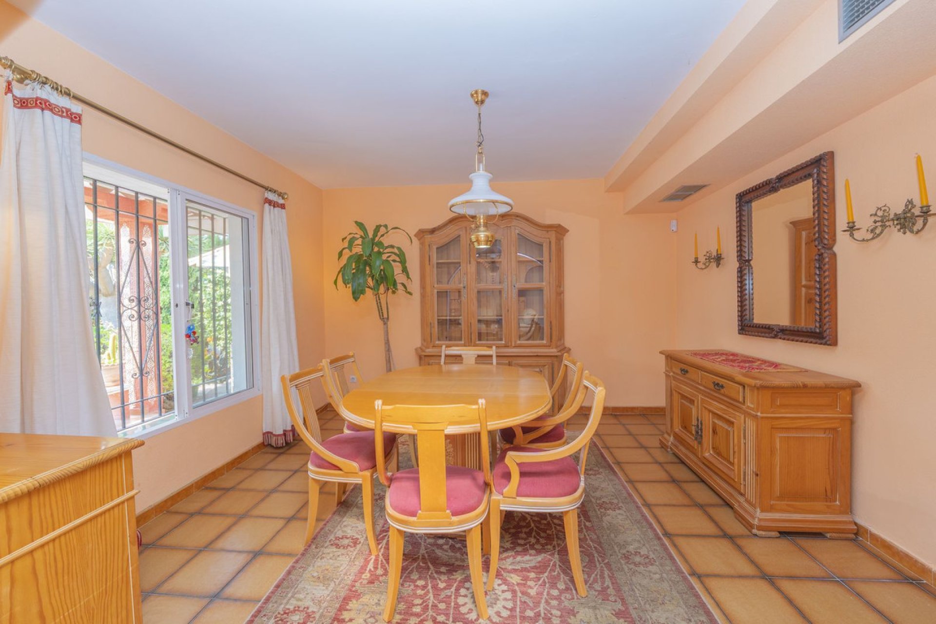 Resale - House - Detached Villa - Marbella - Marbella Centro