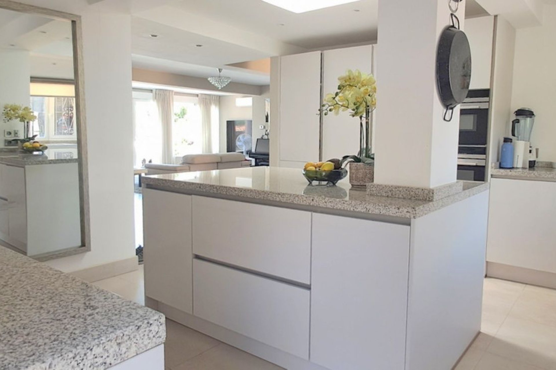 Resale - House - Detached Villa - Marbella - Marbella Centro