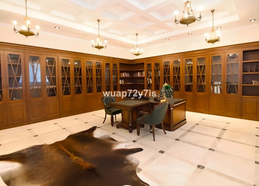 Resale - House - Detached Villa - Marbella - Marbella Centro