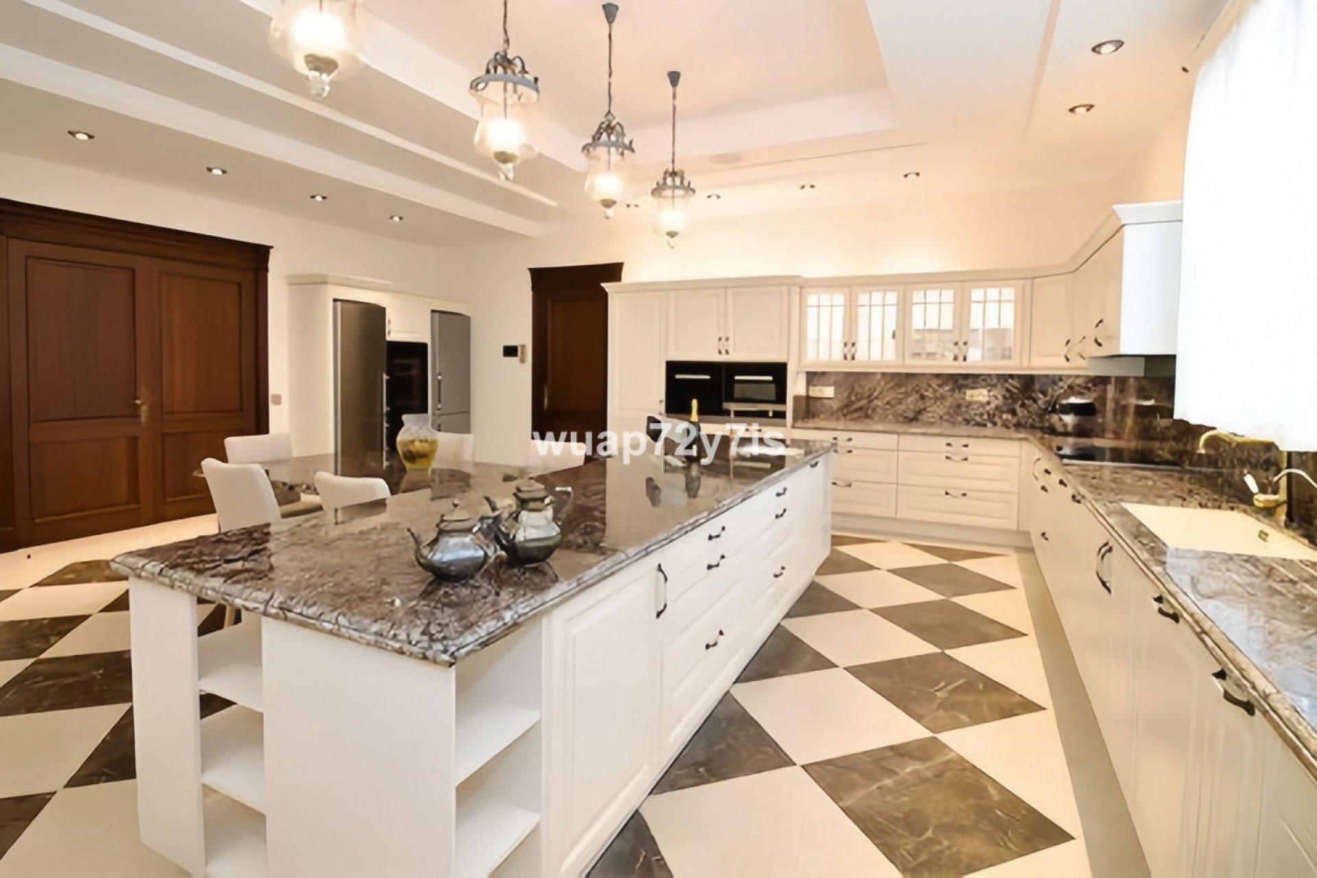 Resale - House - Detached Villa - Marbella - Marbella Centro