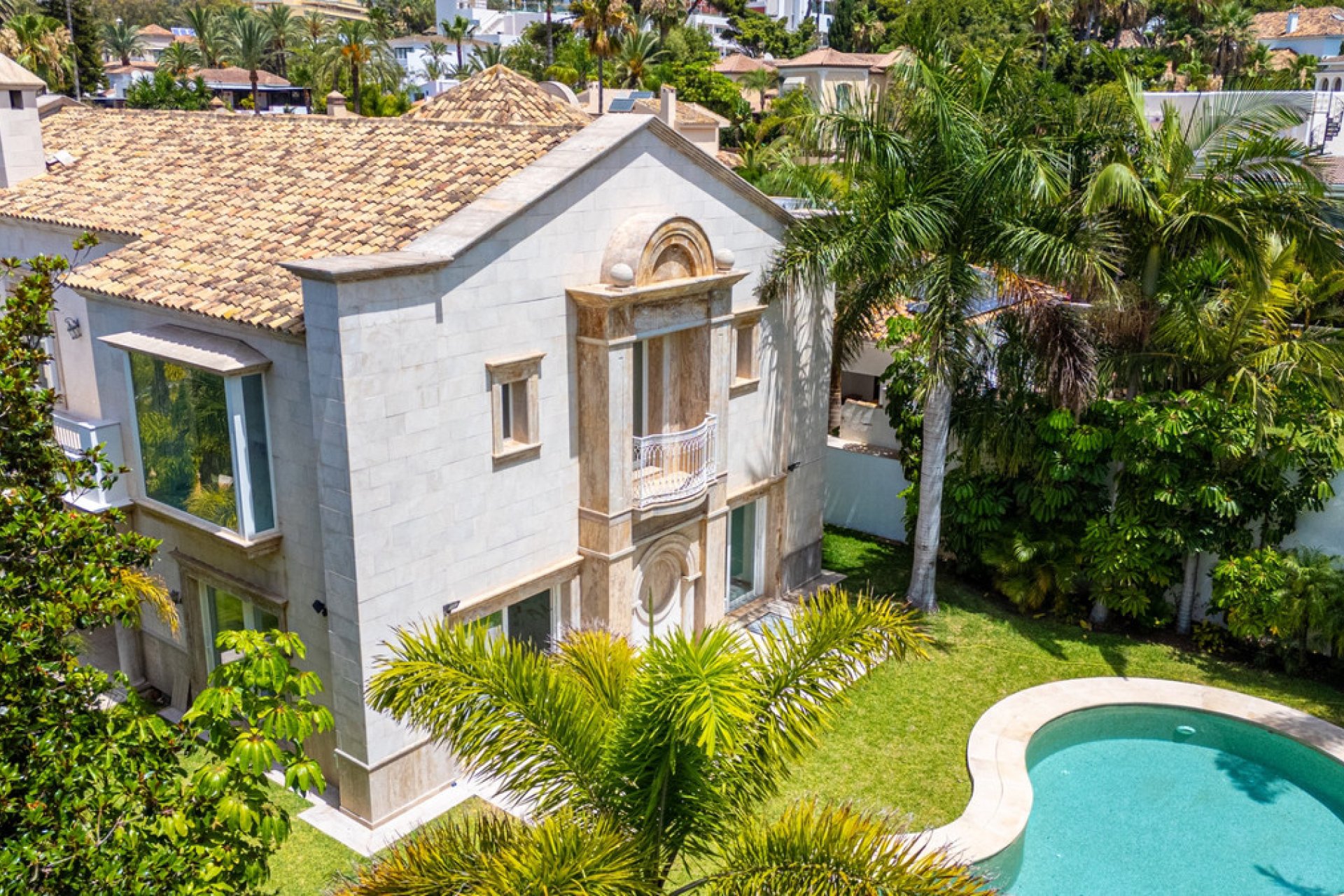 Resale - House - Detached Villa - Marbella - Marbella Centro