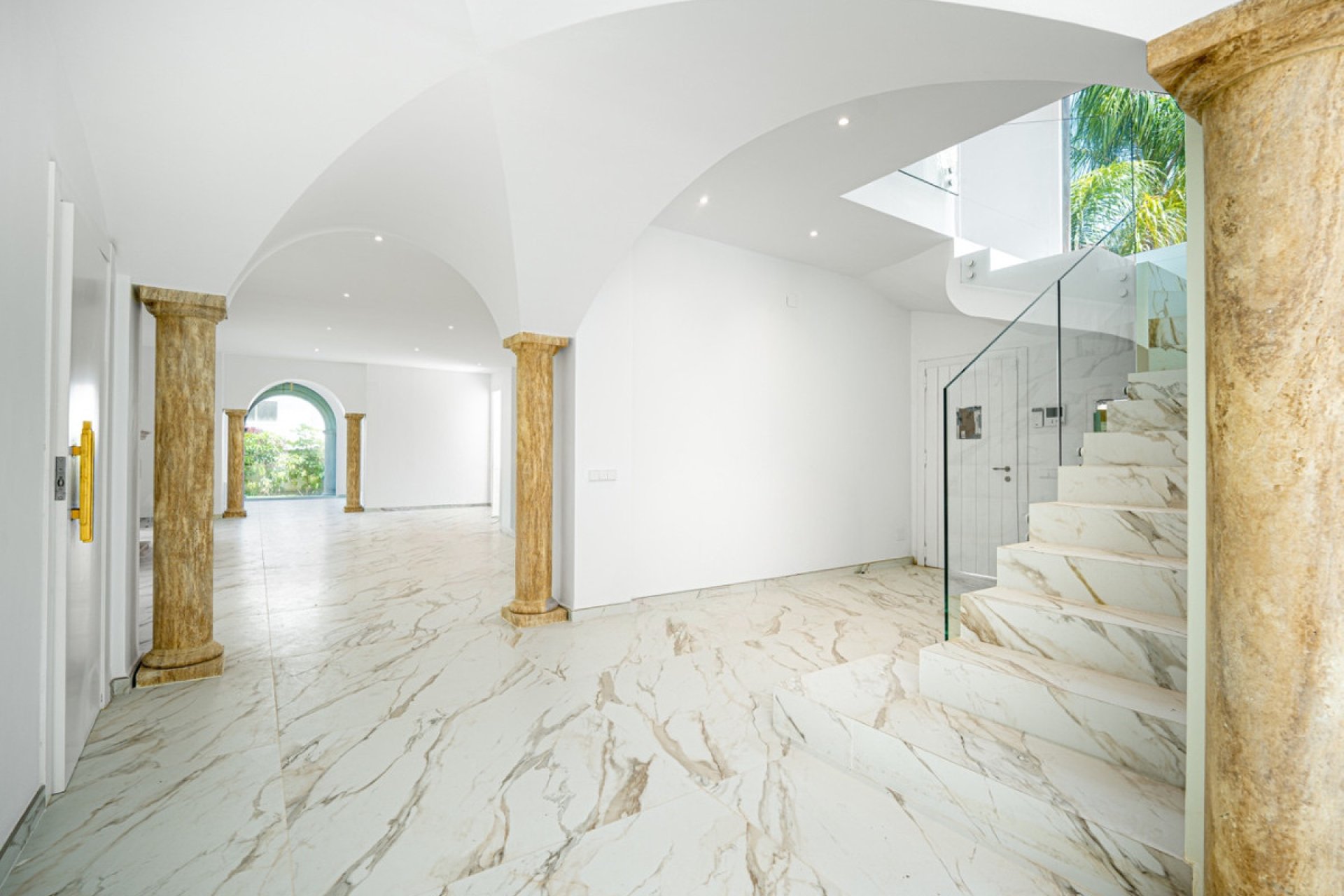 Resale - House - Detached Villa - Marbella - Marbella Centro