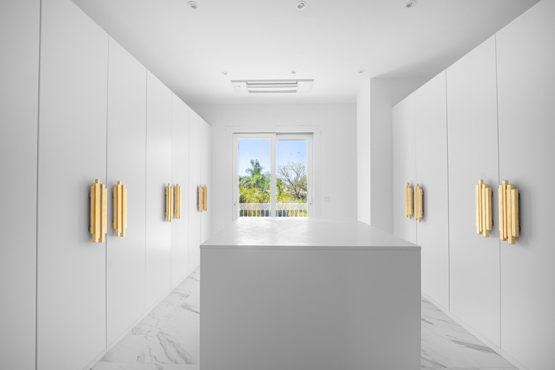 Resale - House - Detached Villa - Marbella - Marbella Centro