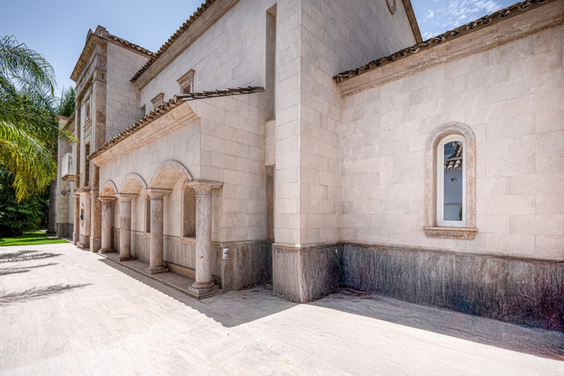 Resale - House - Detached Villa - Marbella - Marbella Centro