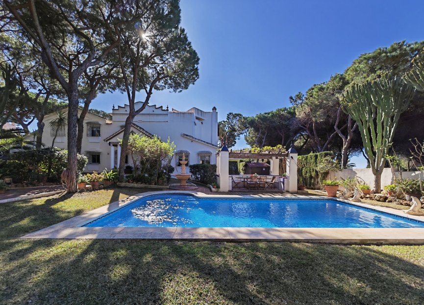 Resale - House - Detached Villa - Marbella - Marbesa