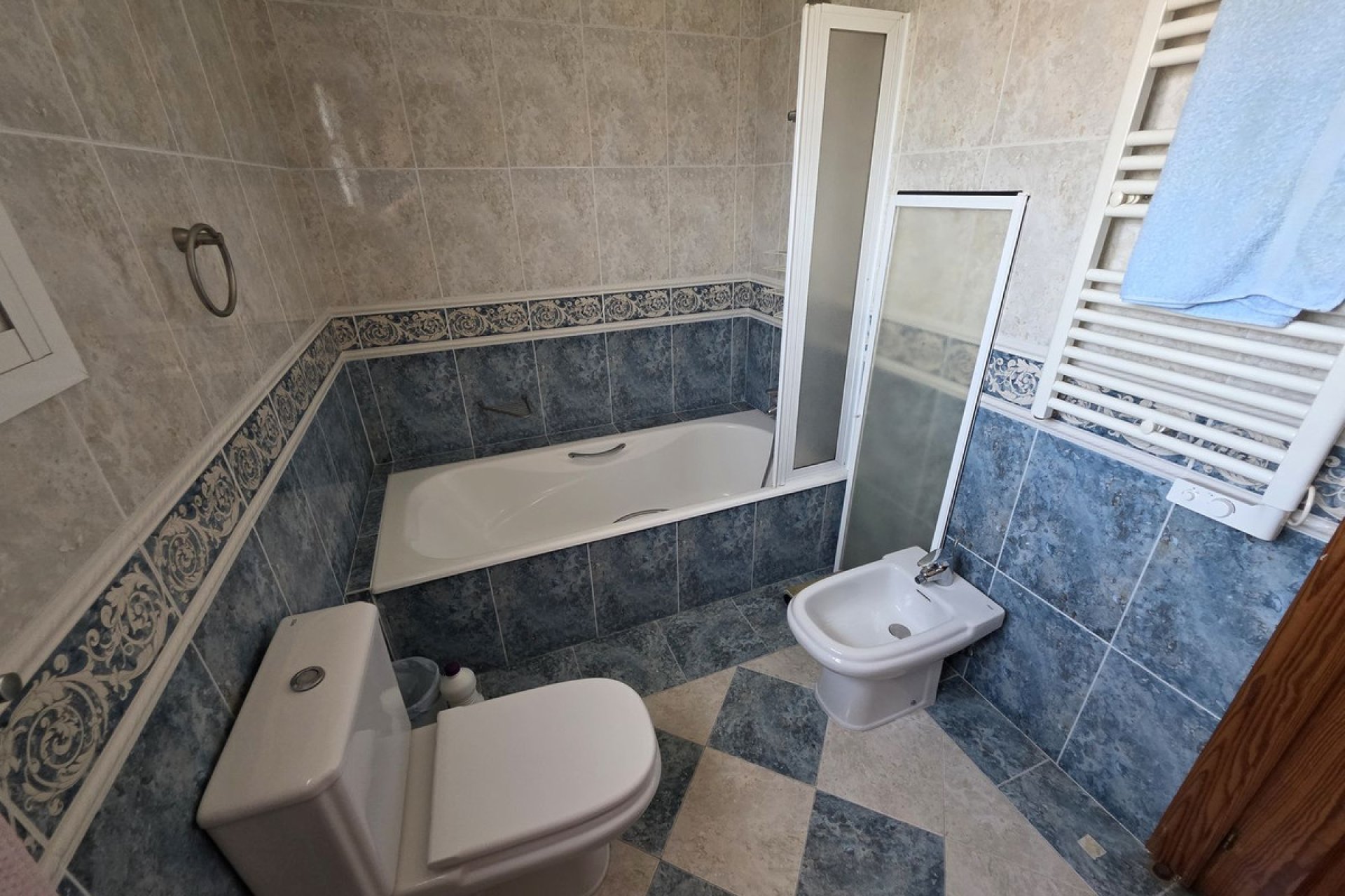 Resale - House - Detached Villa - Marbella - Marbesa