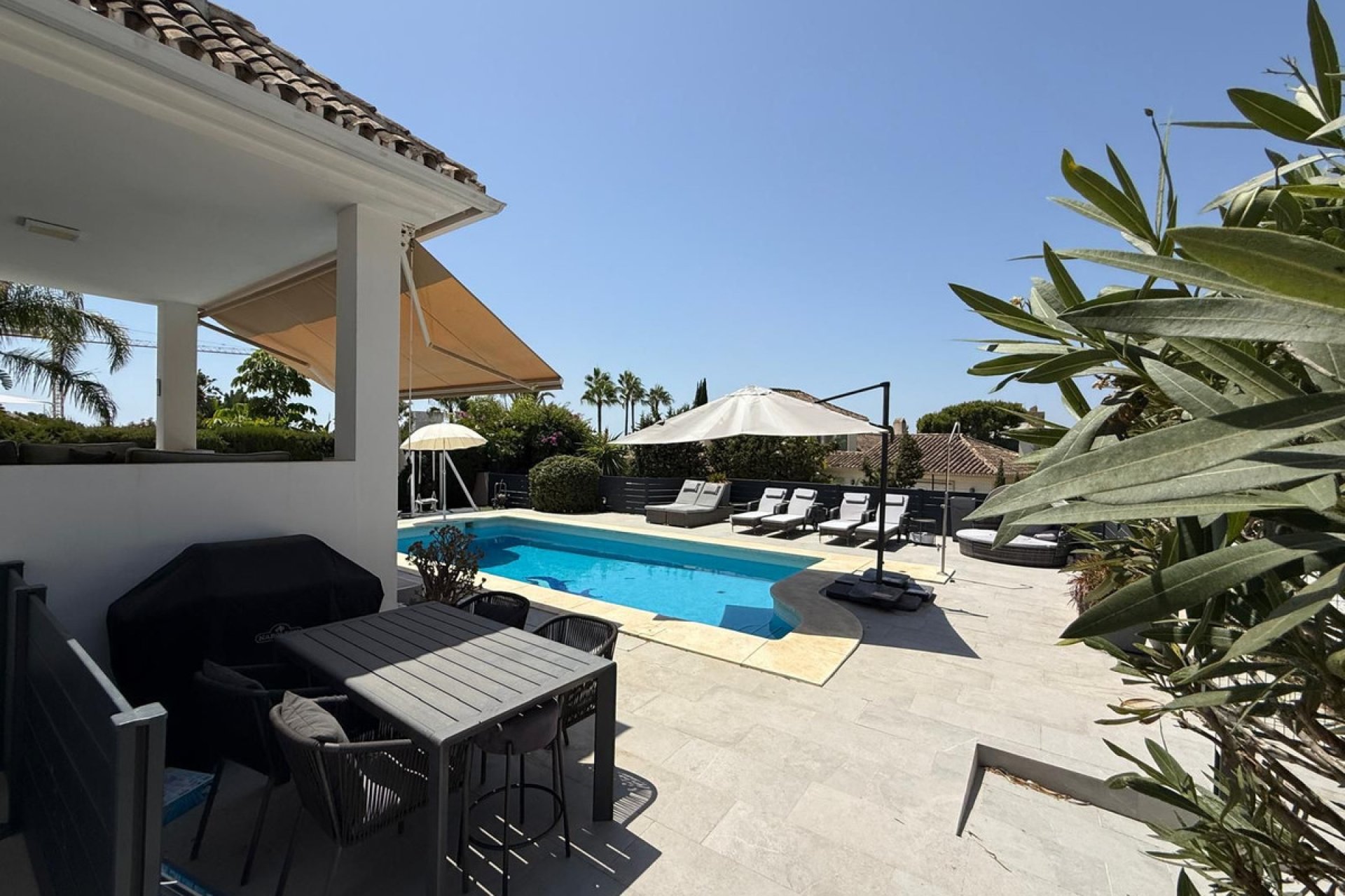 Resale - House - Detached Villa - Marbella - Marbesa
