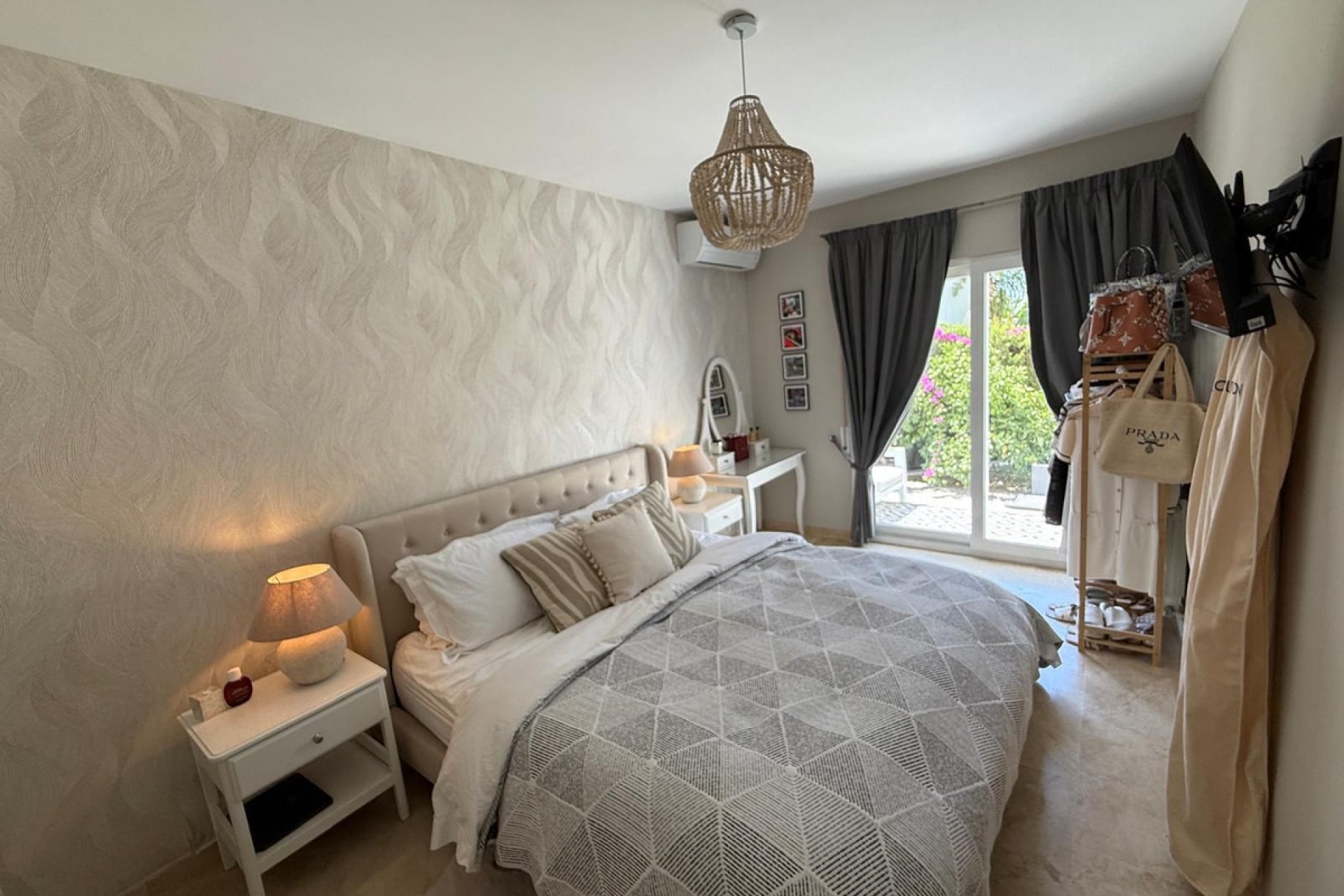 Resale - House - Detached Villa - Marbella - Marbesa