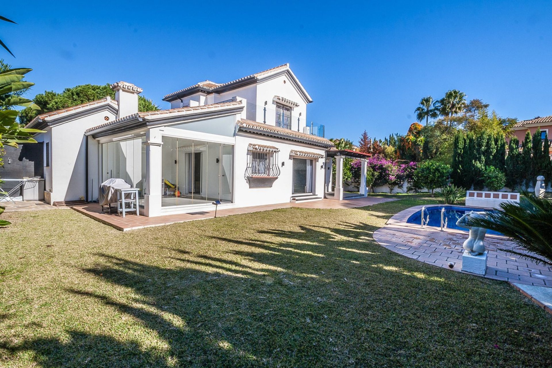 Resale - House - Detached Villa - Marbella - Marbesa